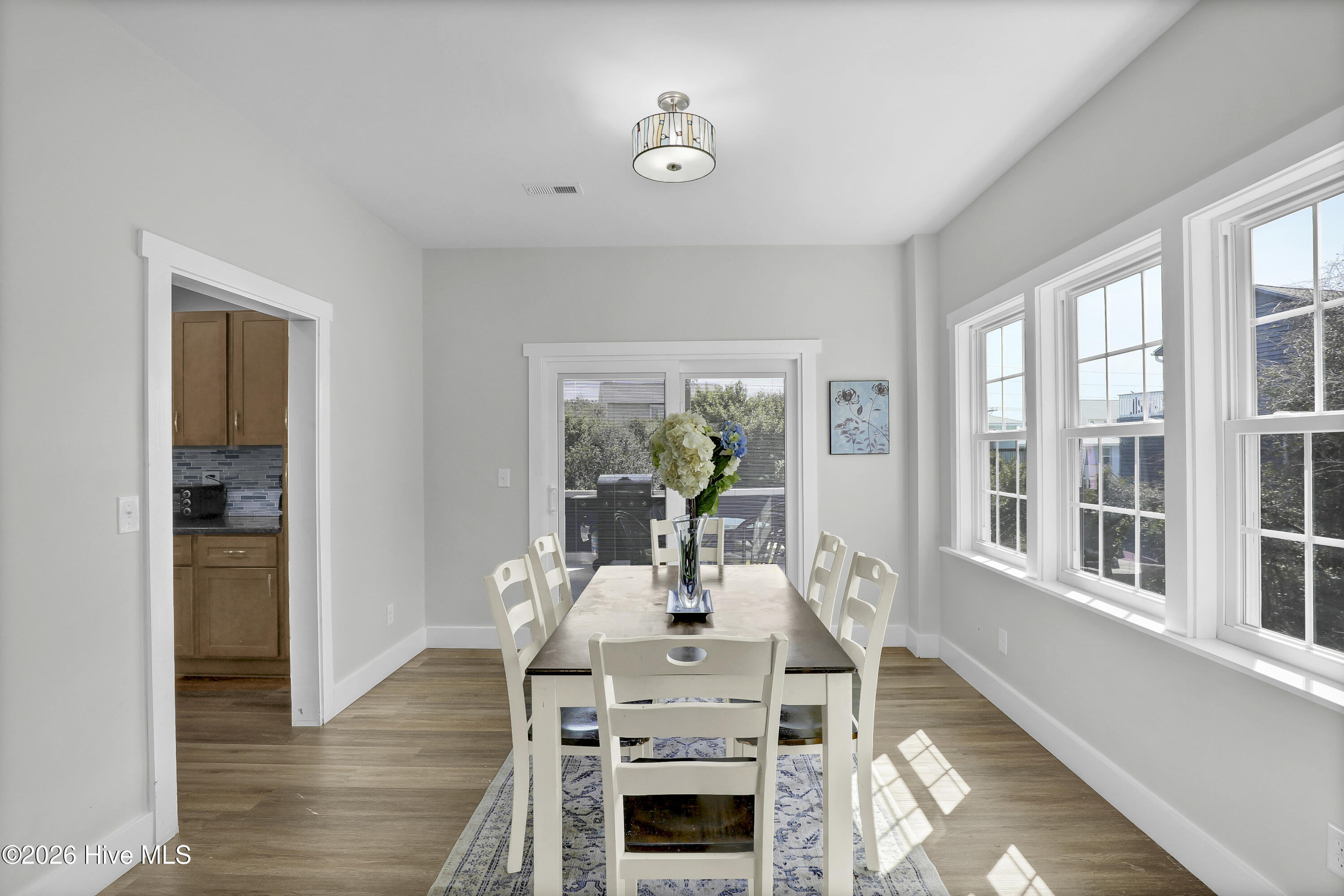 100551394 | Photo 14