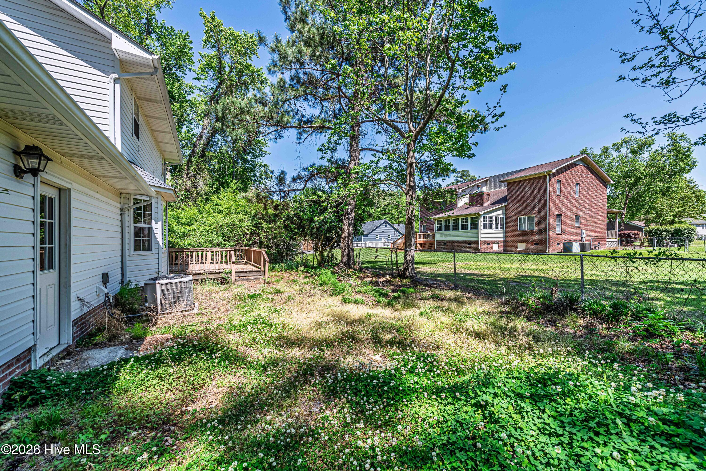 100568422 | Photo 61