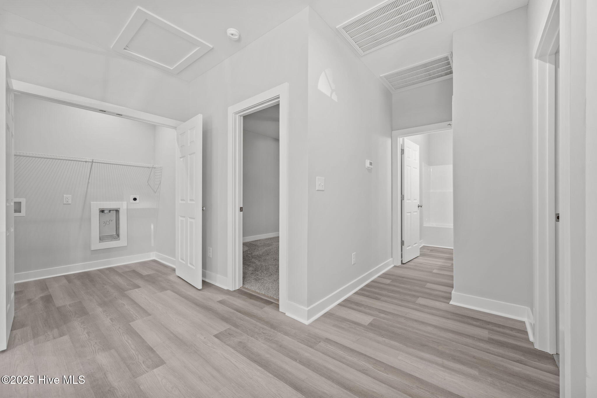 100542869 | Photo 27