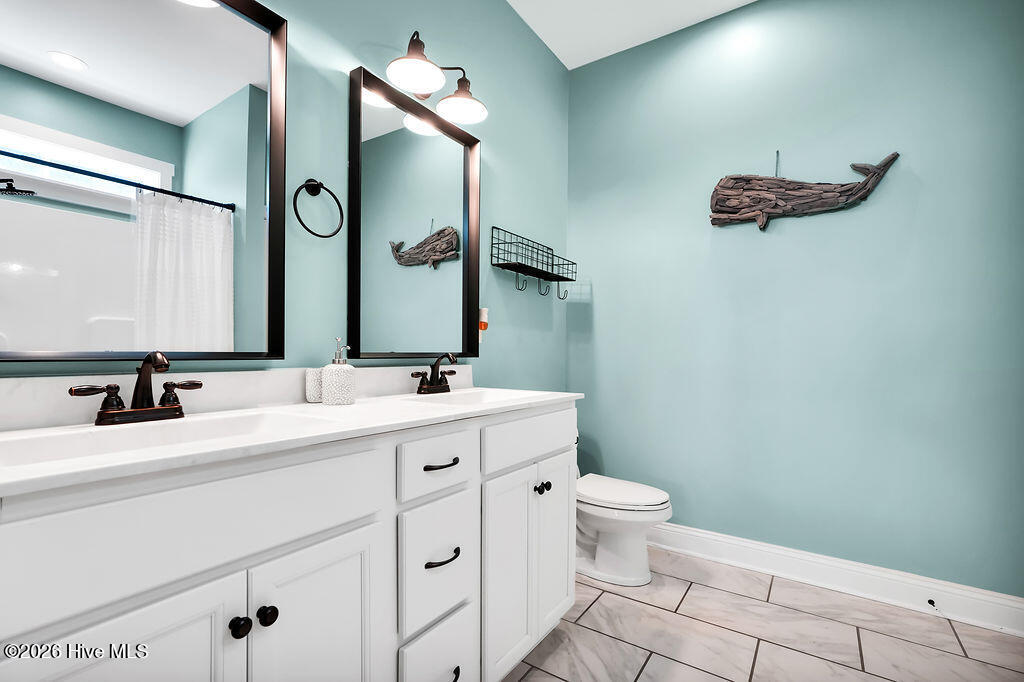 100568097 | Photo 22