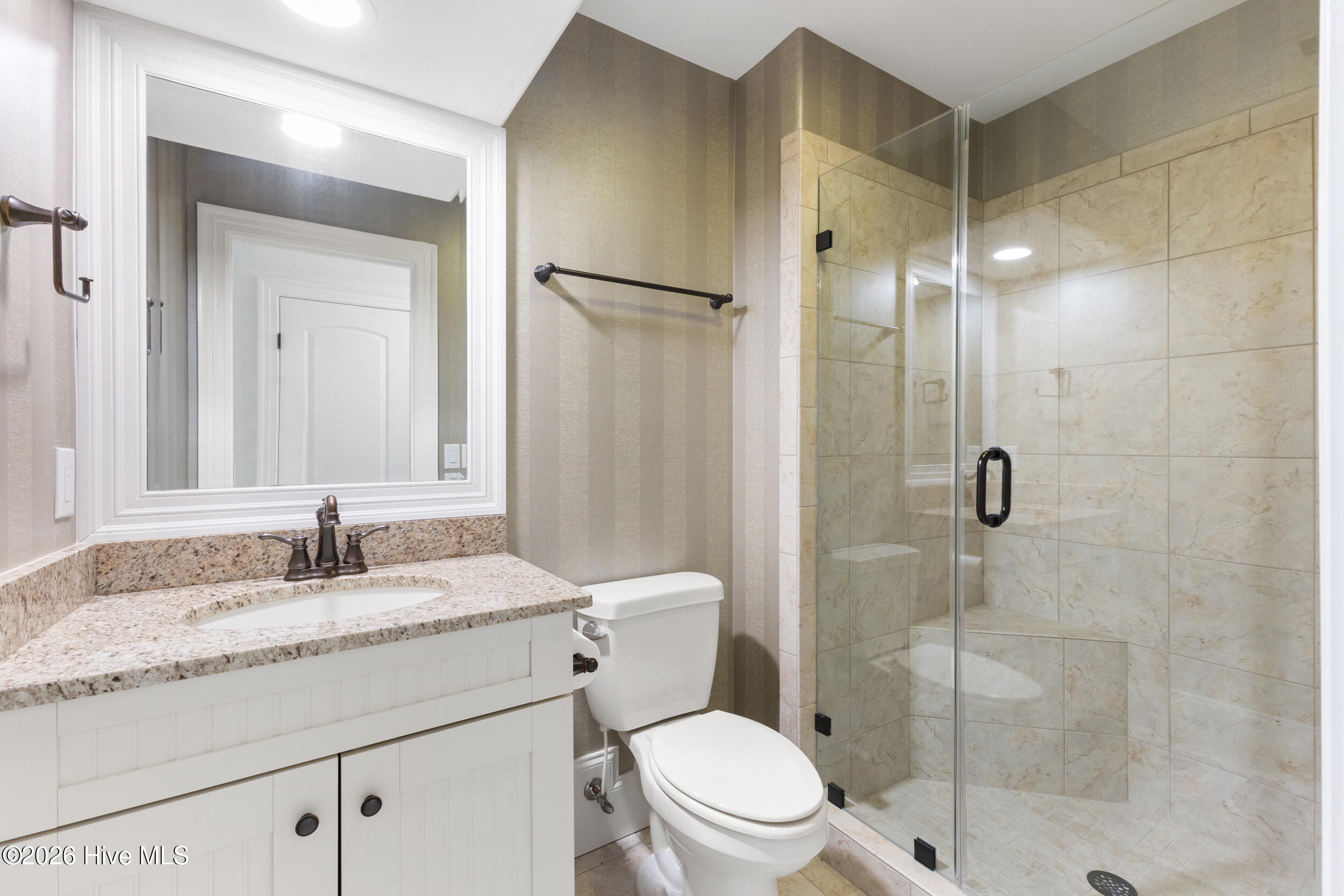 100567857 | Photo 27