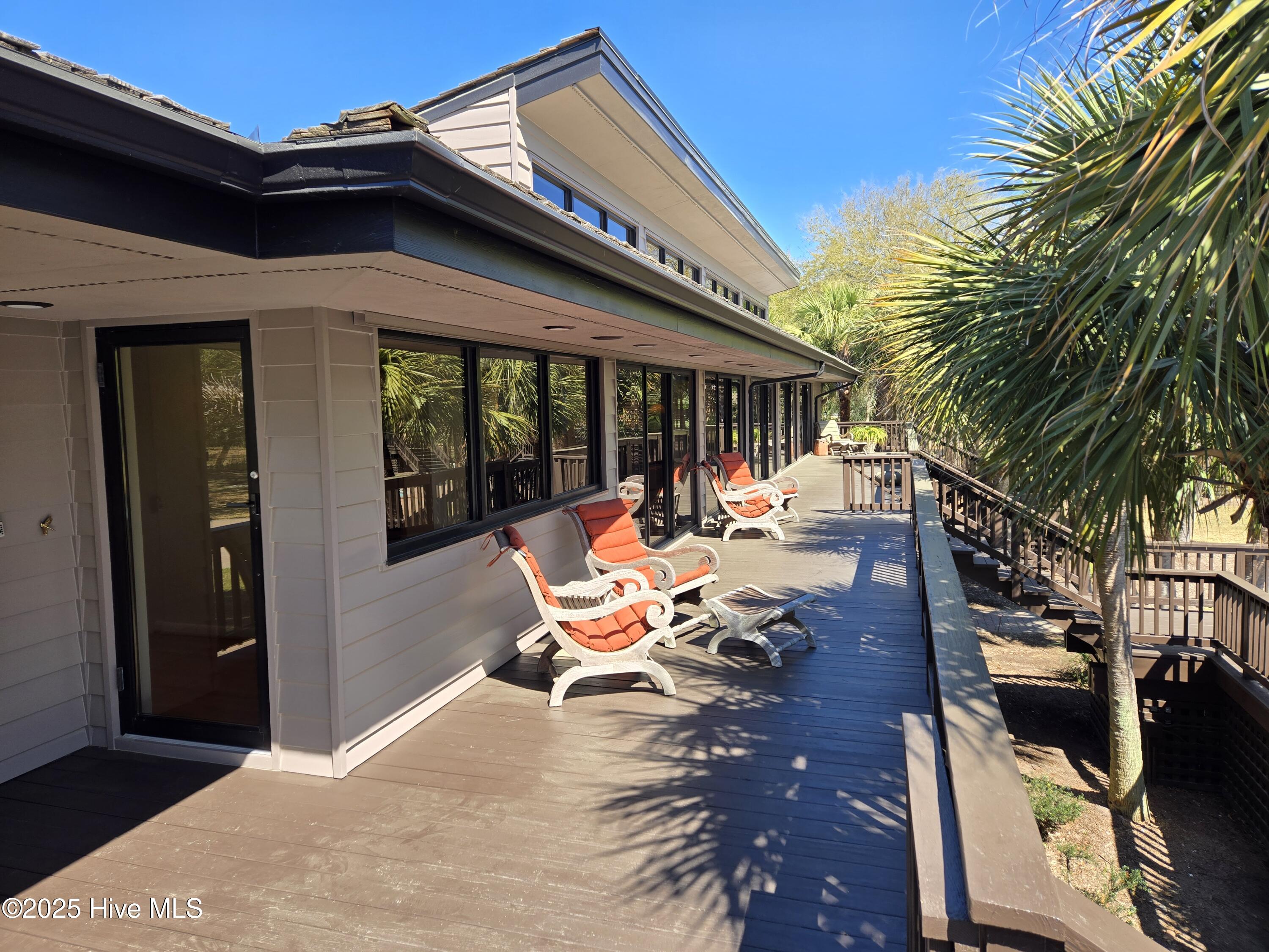 100463801 | Photo 64