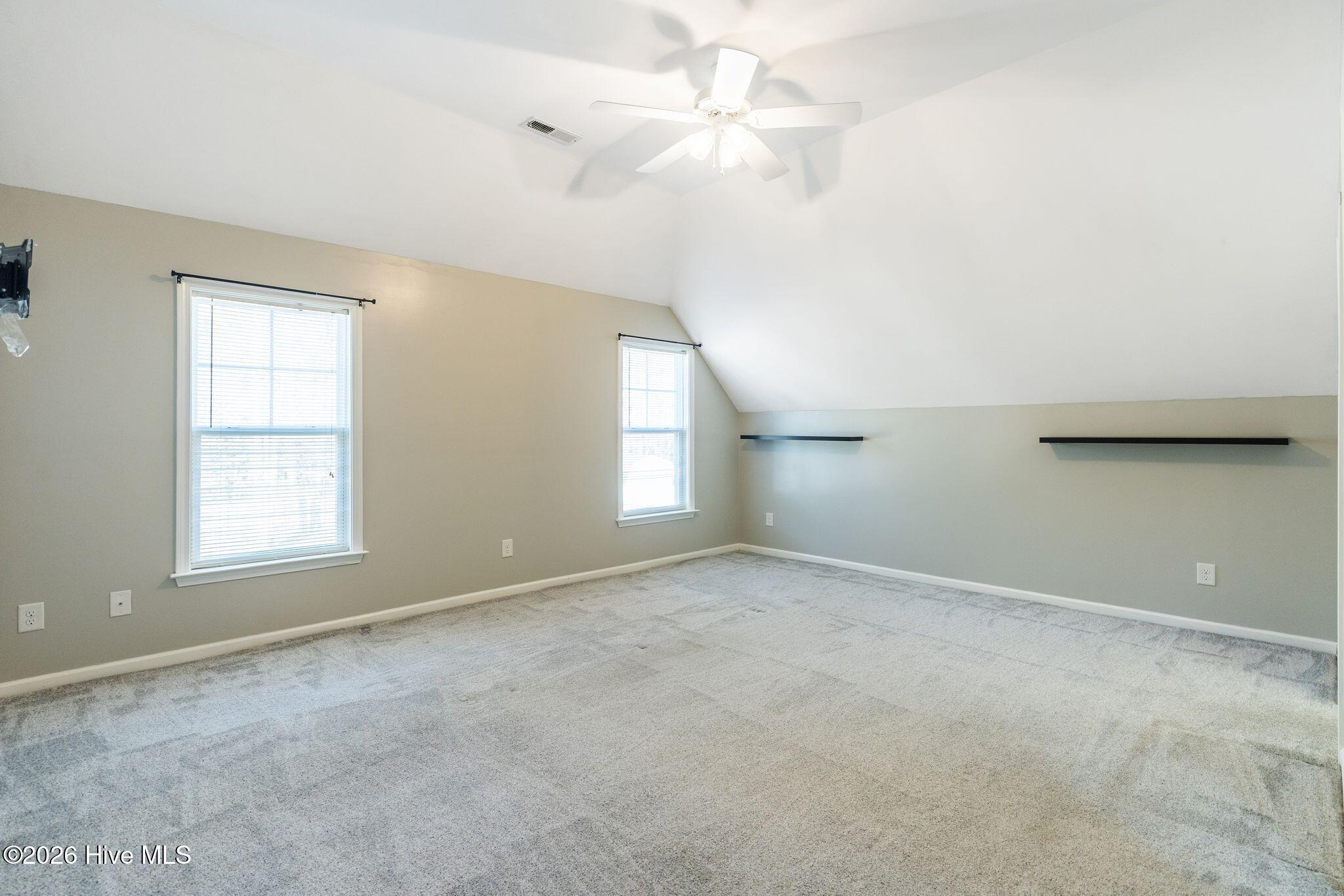 100558662 | Photo 56