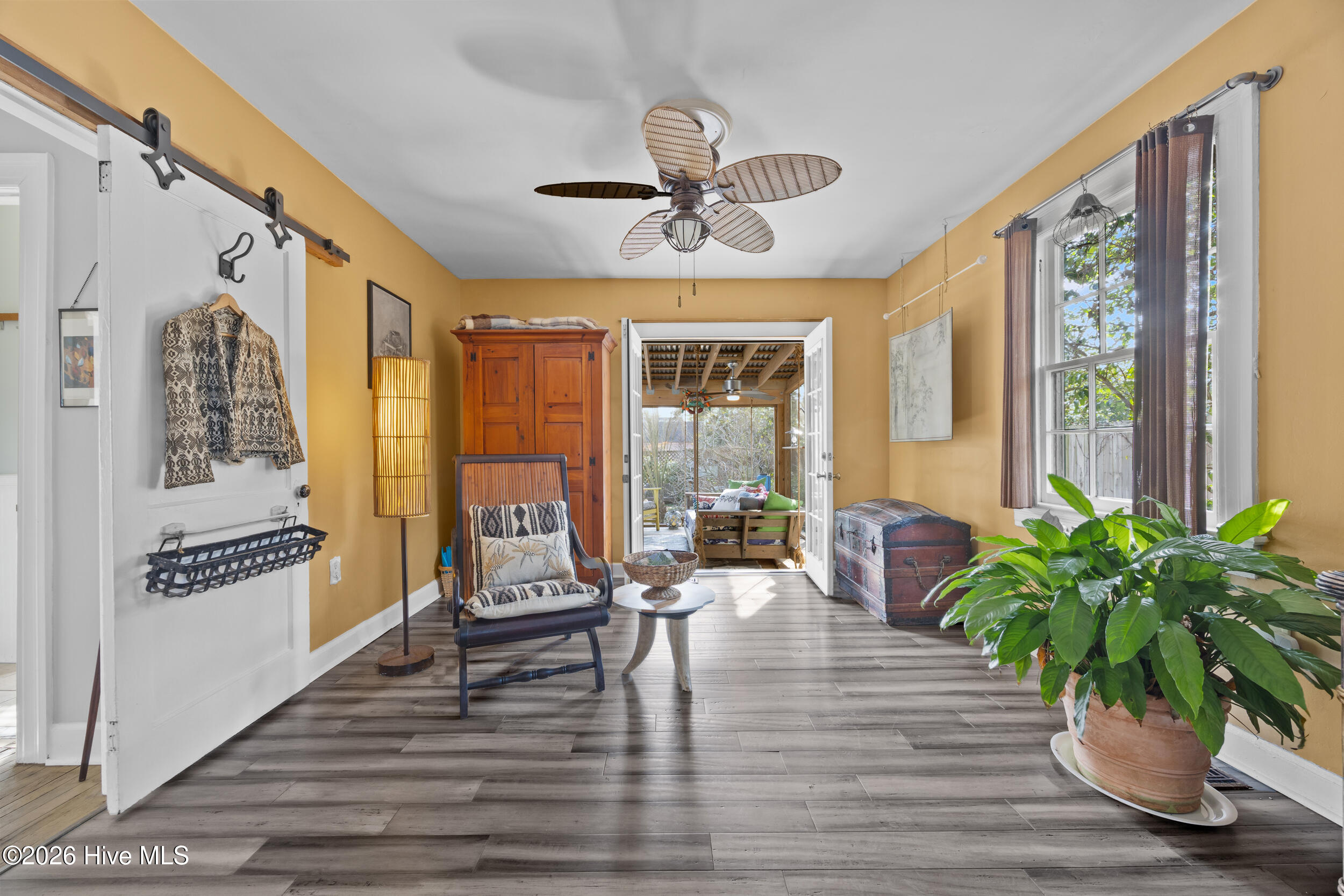 100559586 | Photo 28