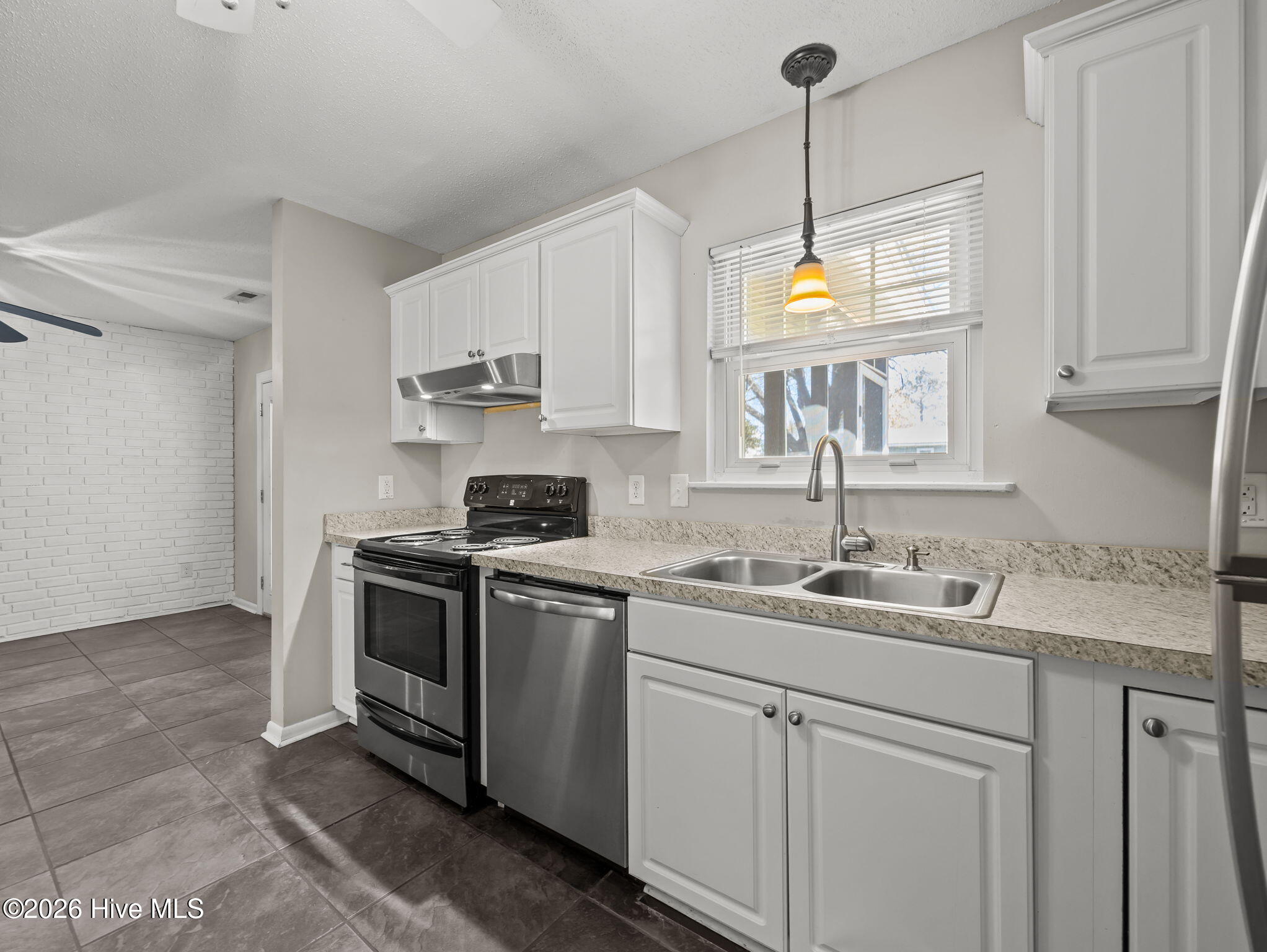 100564888 | Photo 18