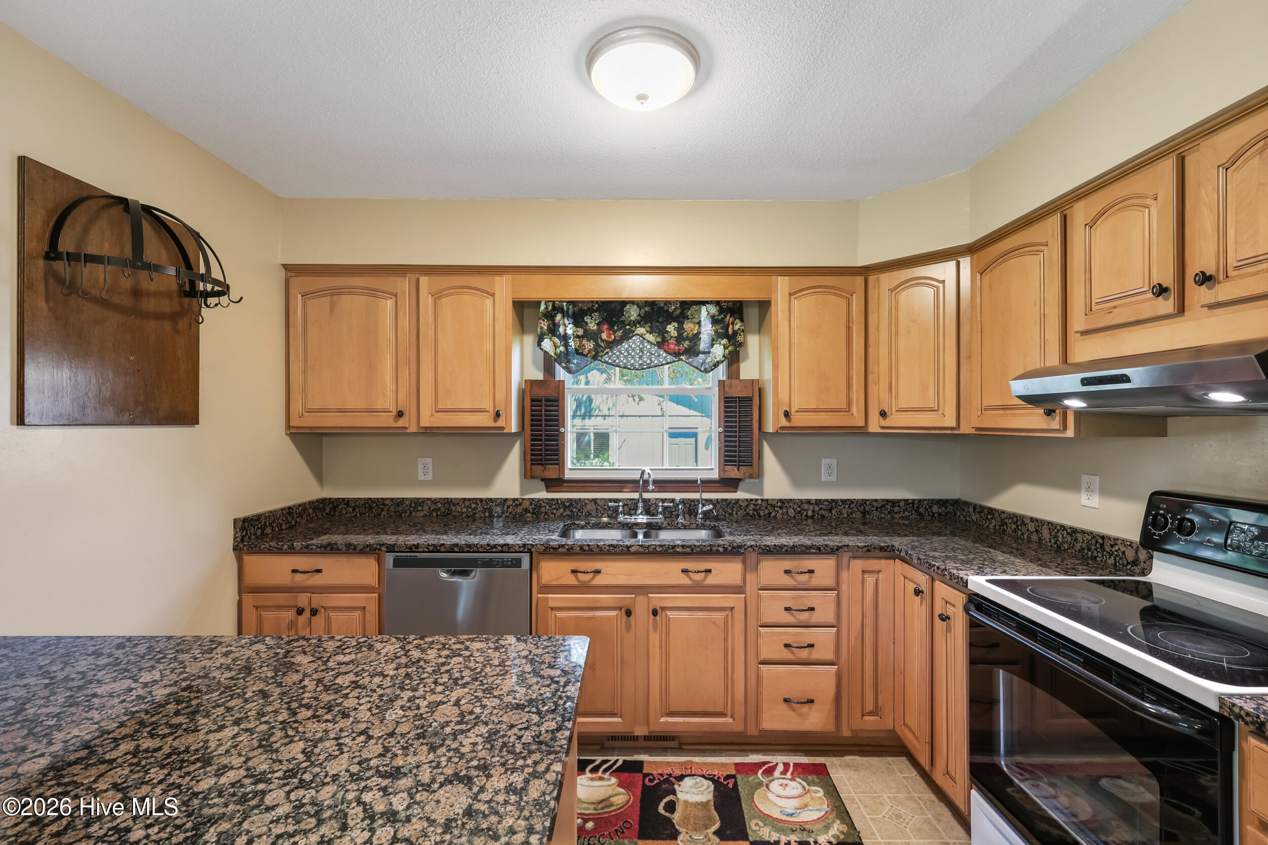 100567633 | Photo 16