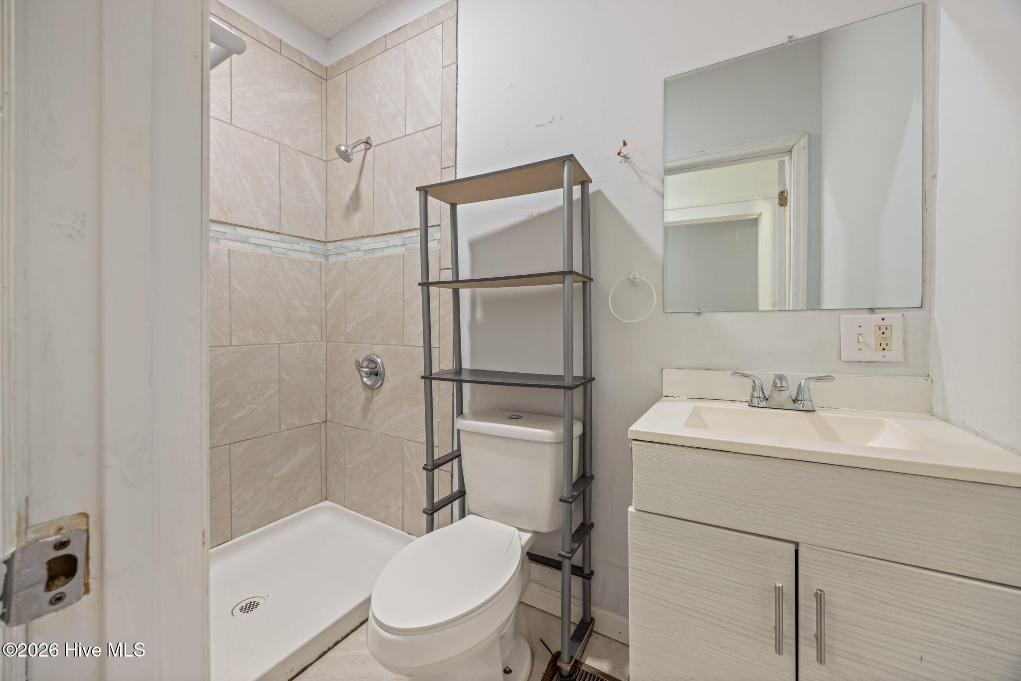 18-web-or-mls-1917 Haynie Drive-34