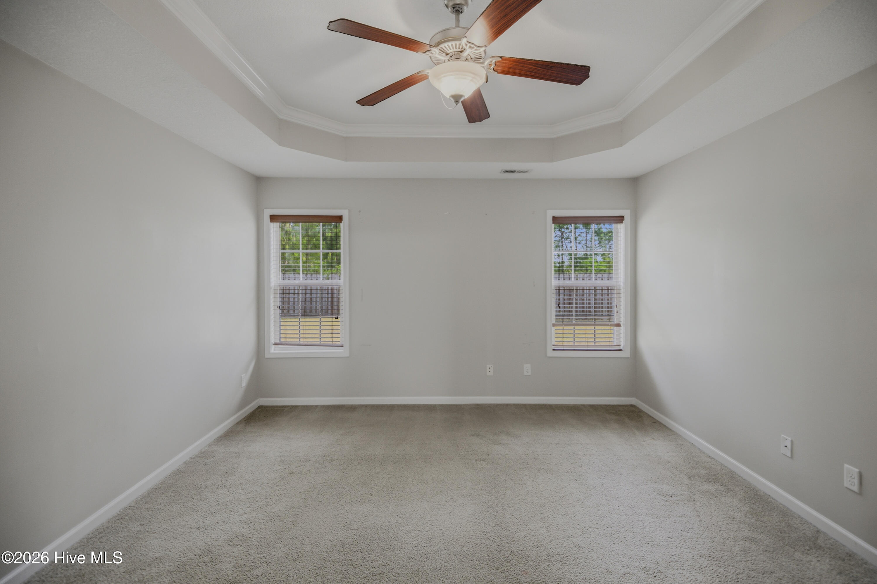 100568409 | Photo 16