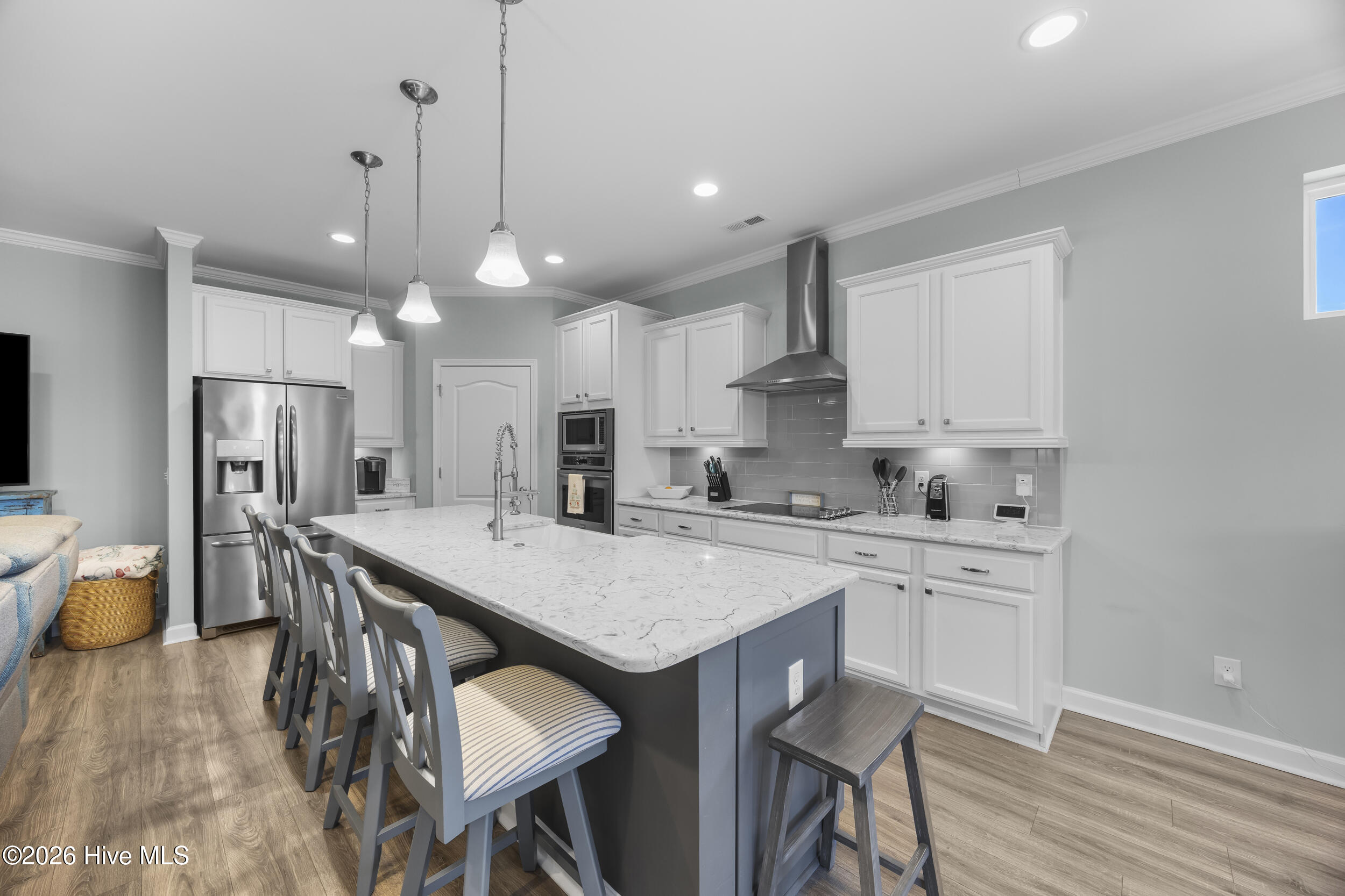 100551713 | Photo 11