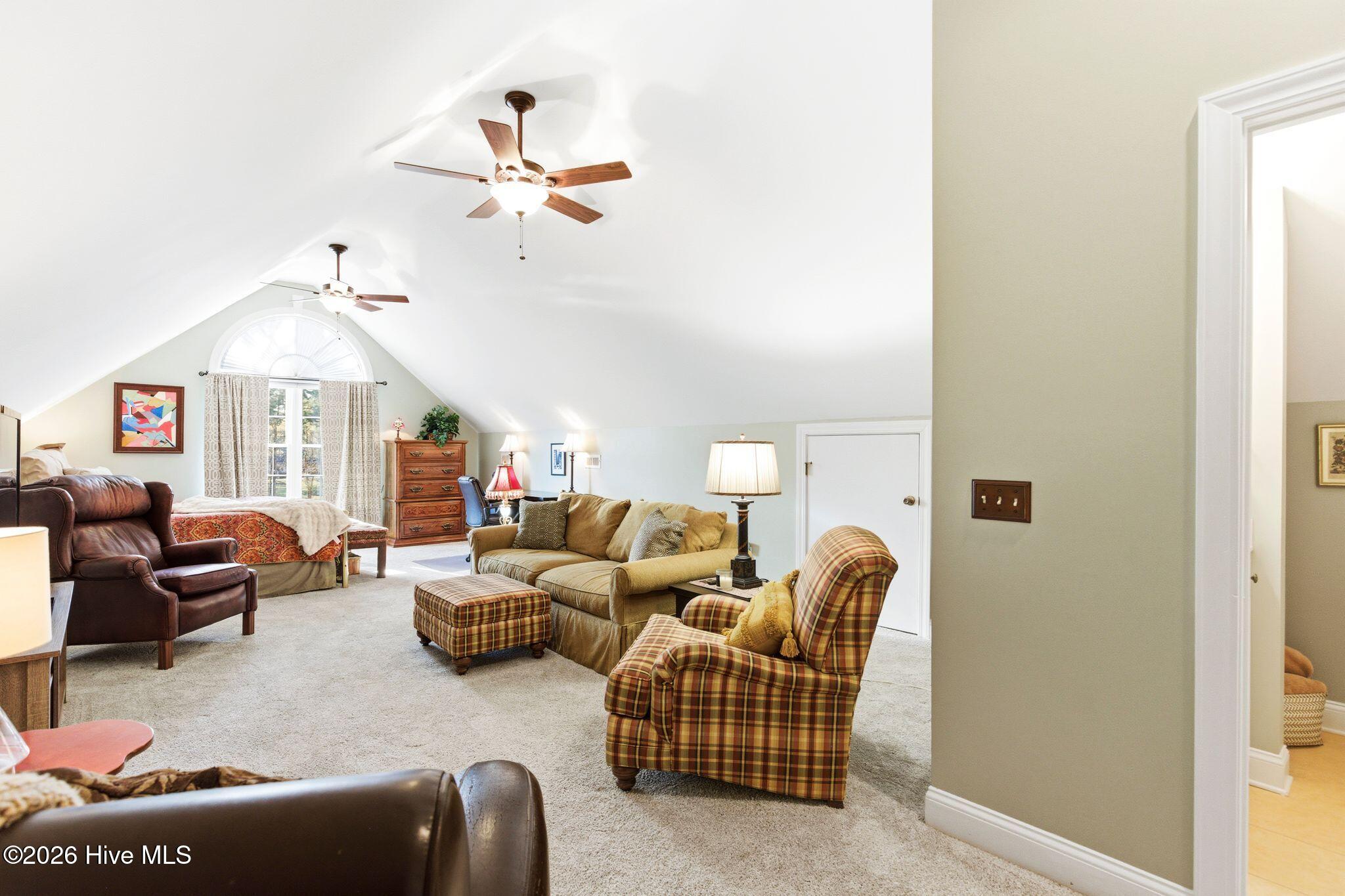 100564918 | Photo 53