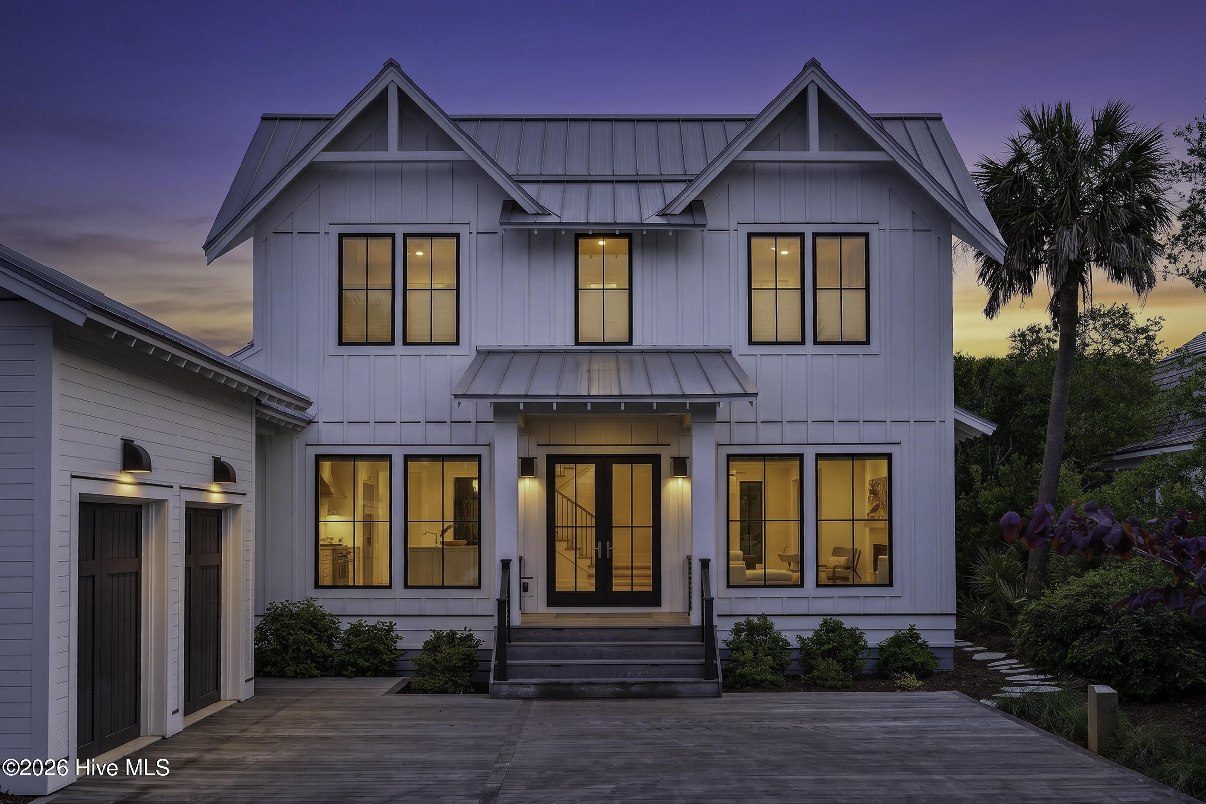 100566186 | Photo 58