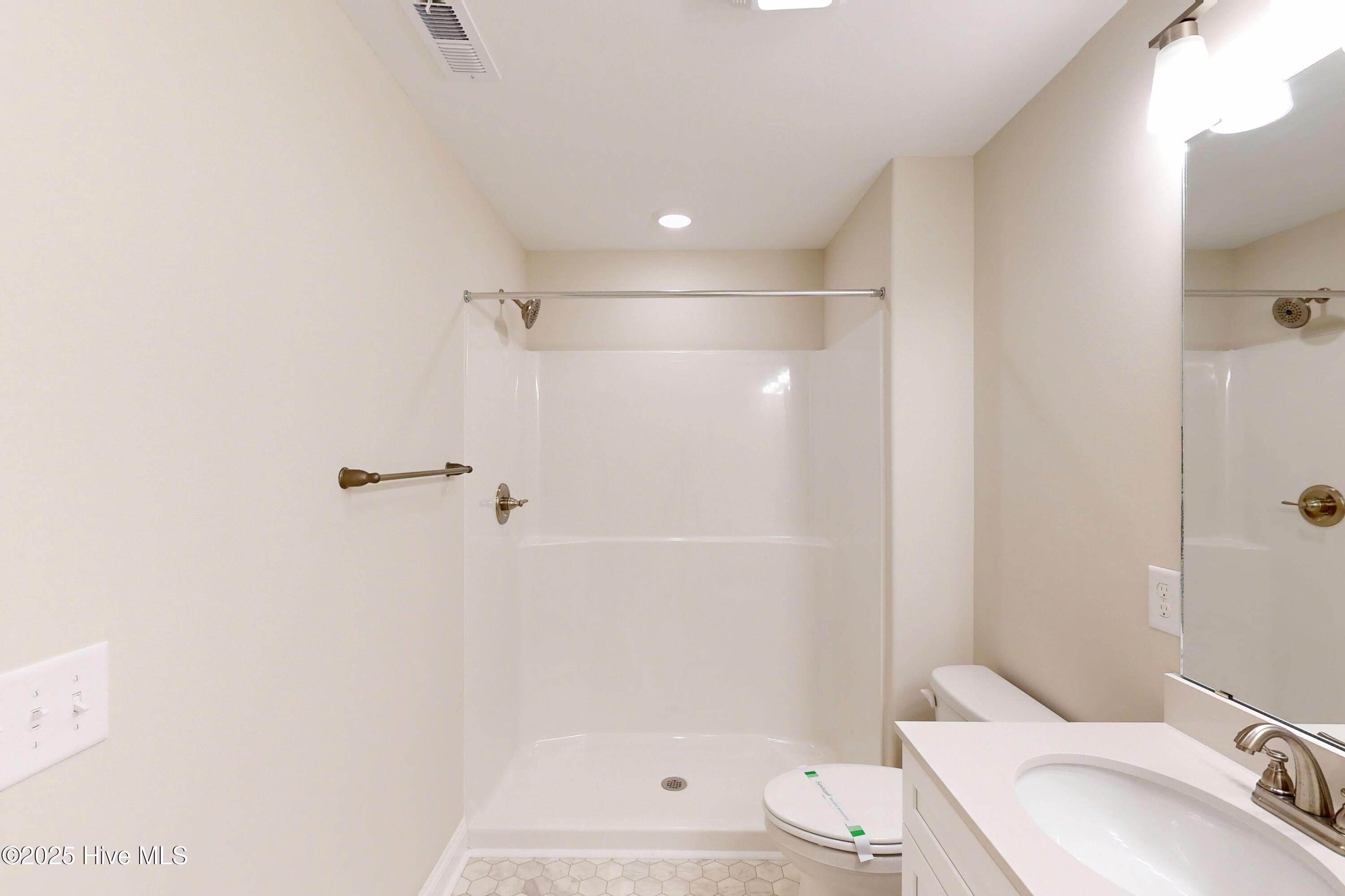 100493008 | Photo 18