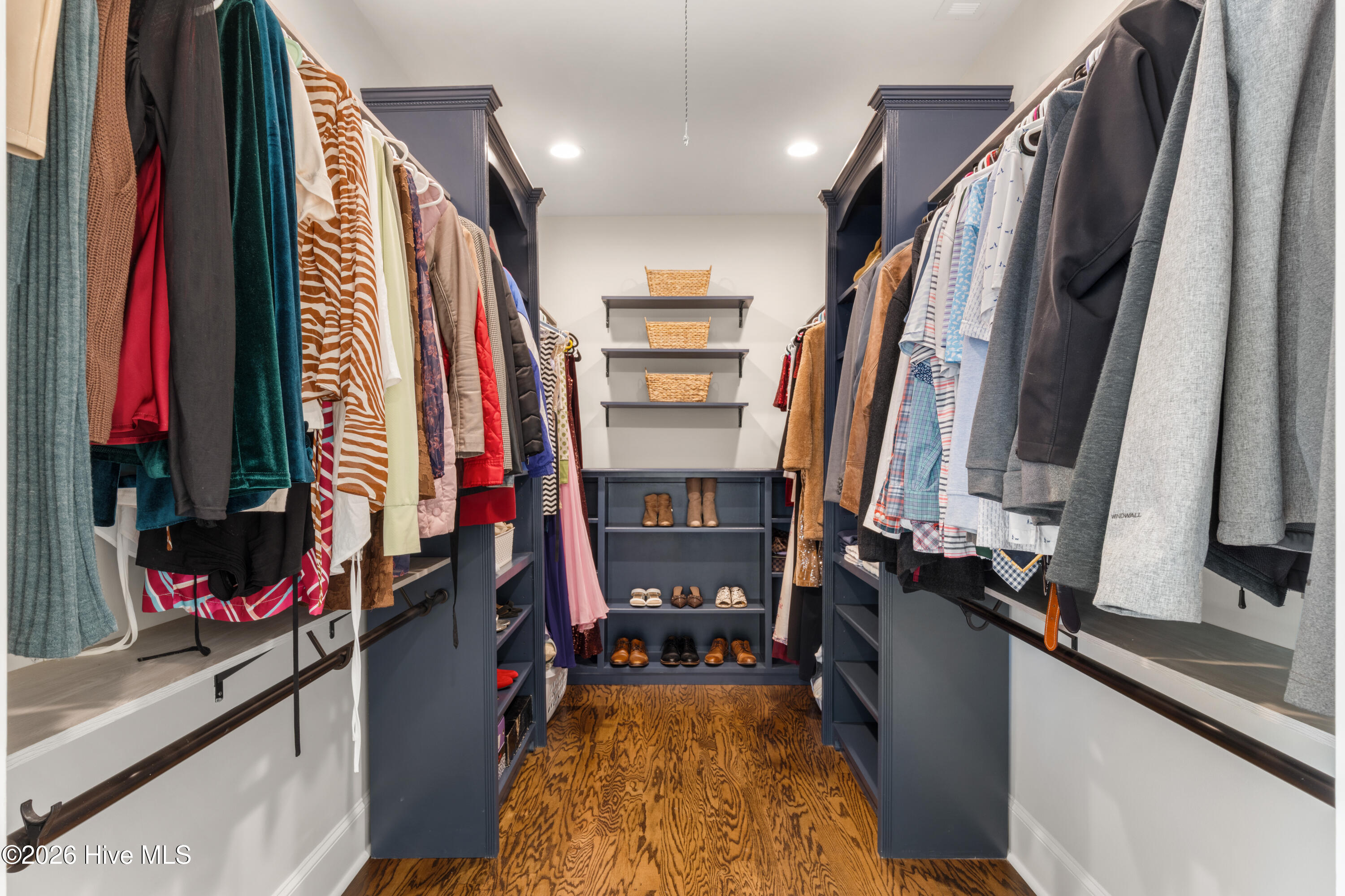 100549832 | Photo 33