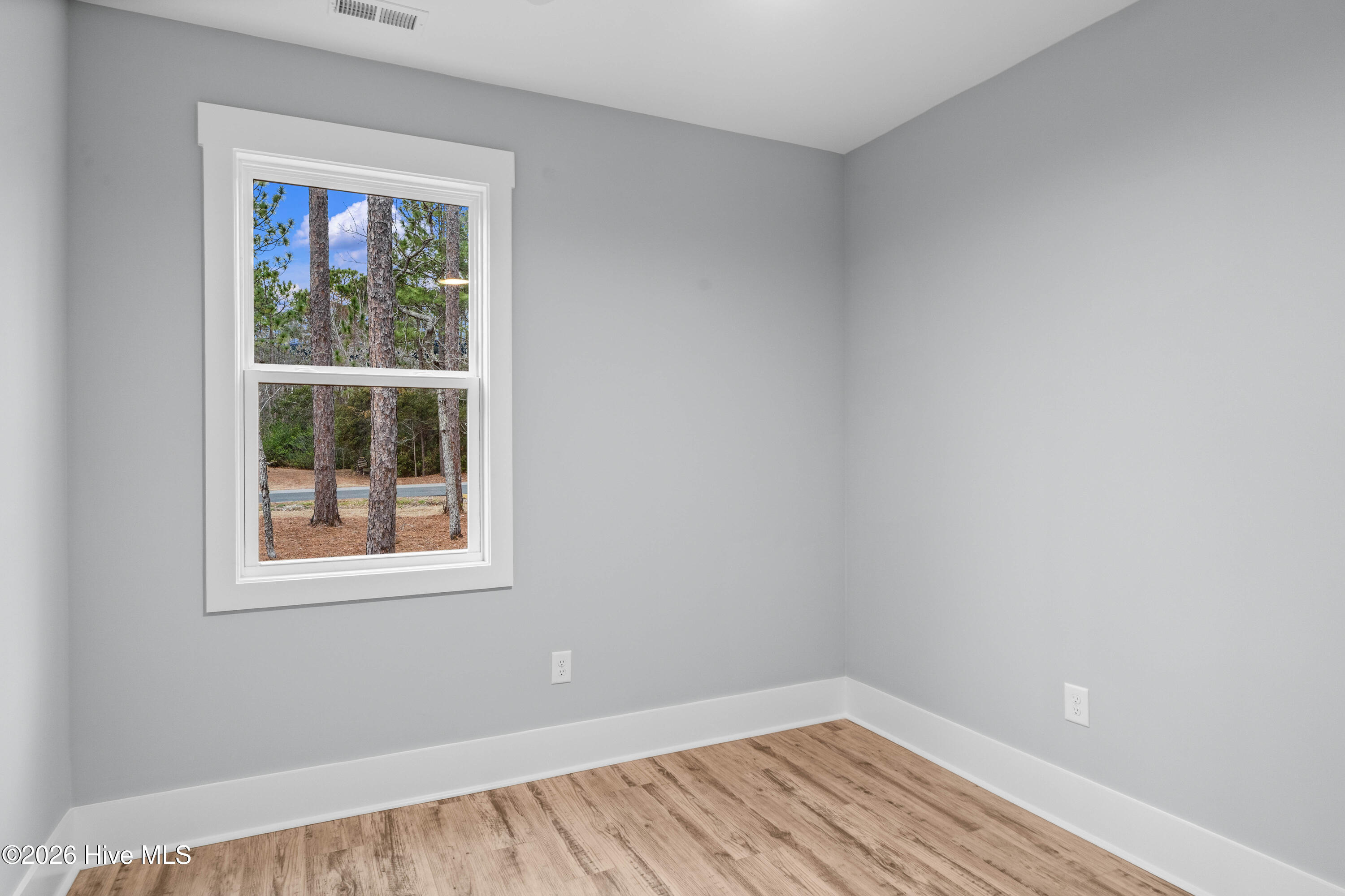 100523589 | Photo 16