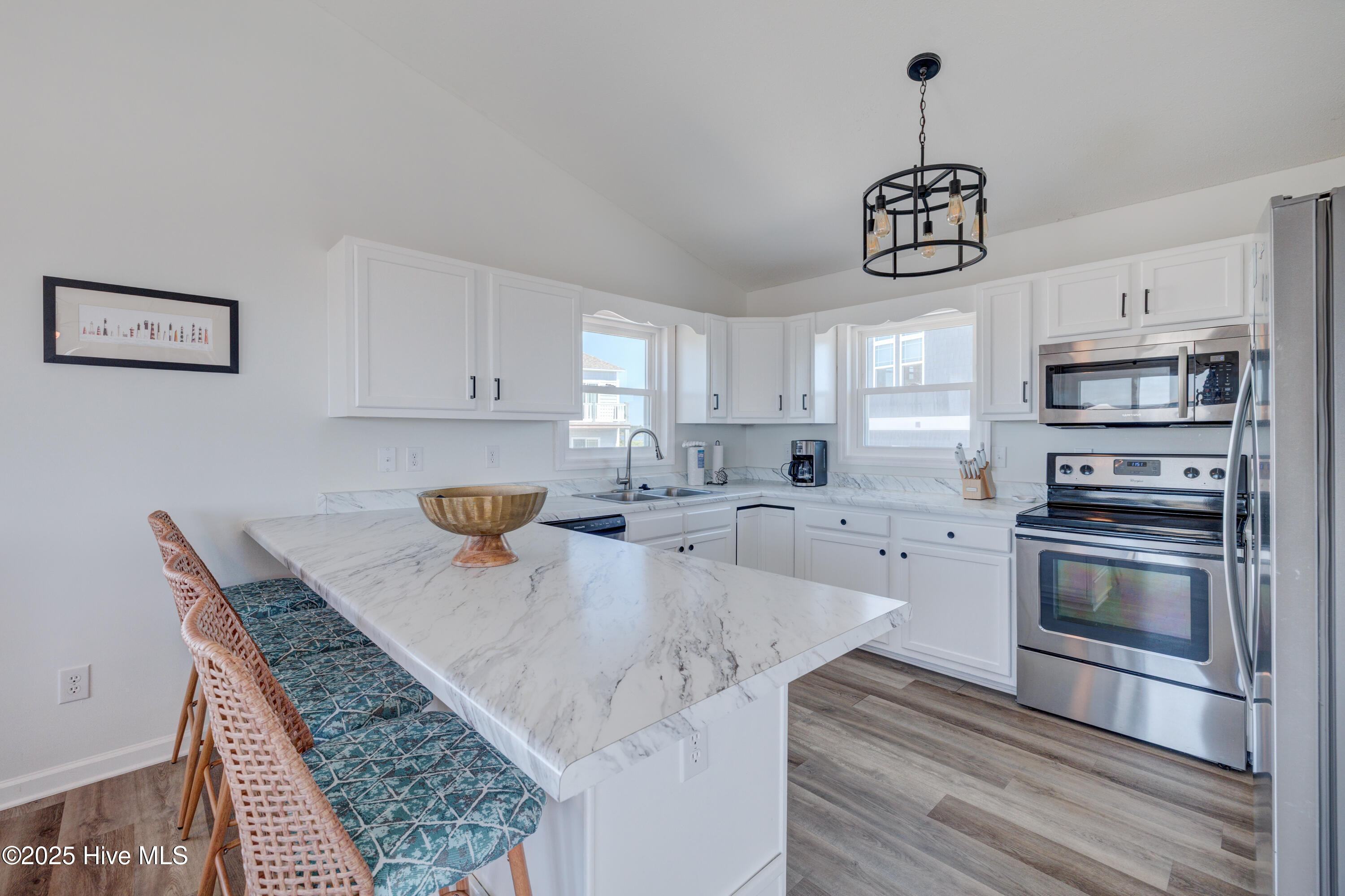 100527842 | Photo 16