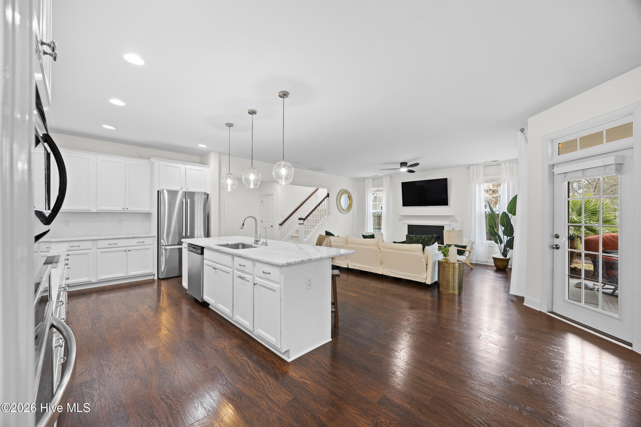 100554590 | Photo 15