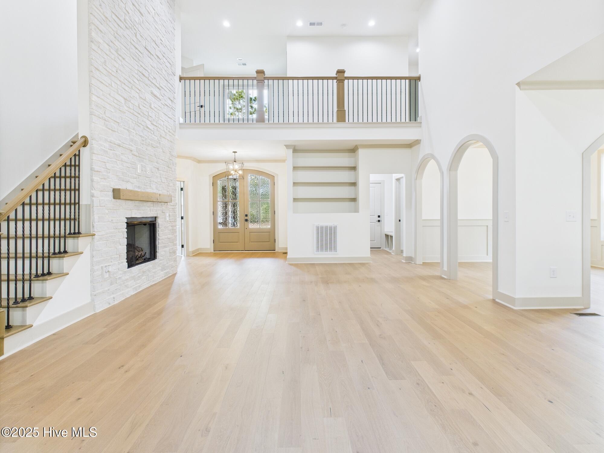 CAM04094G0-PR0052-STILL025