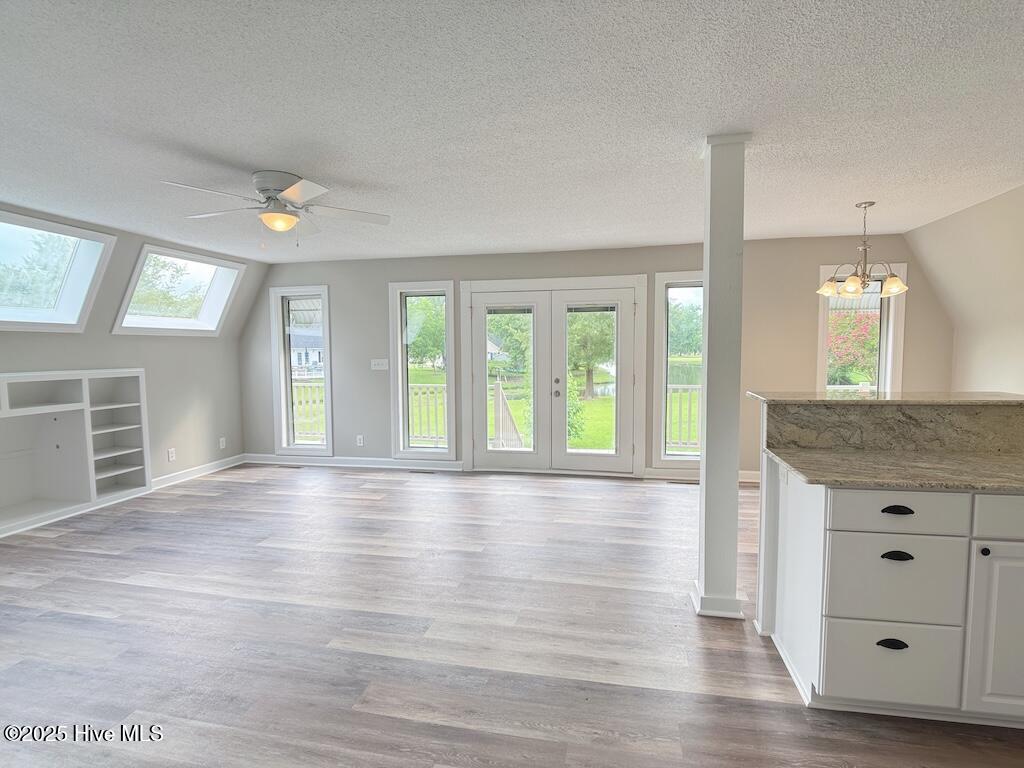 100519170 | Photo 21