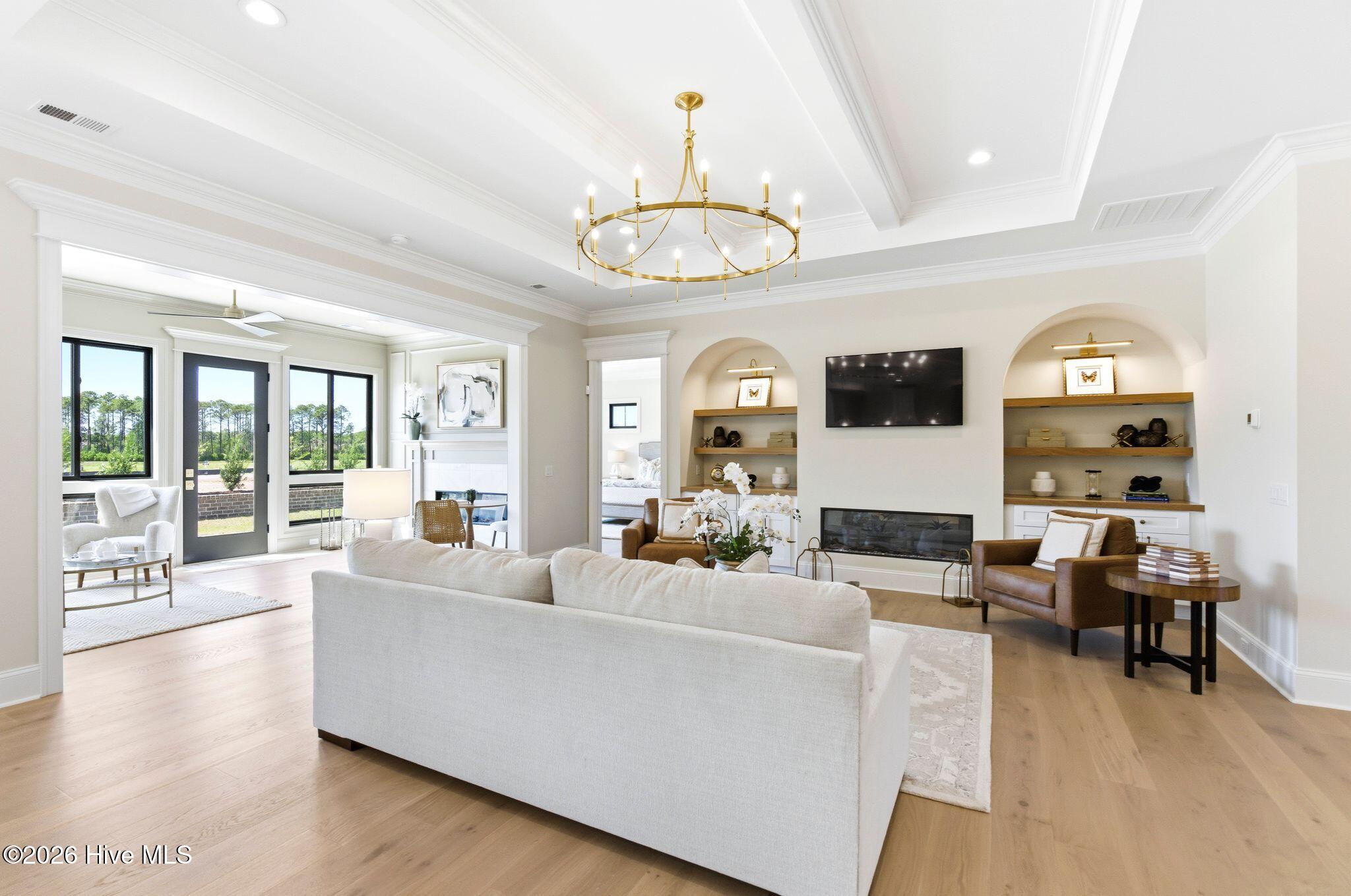 100570119 | Photo 11