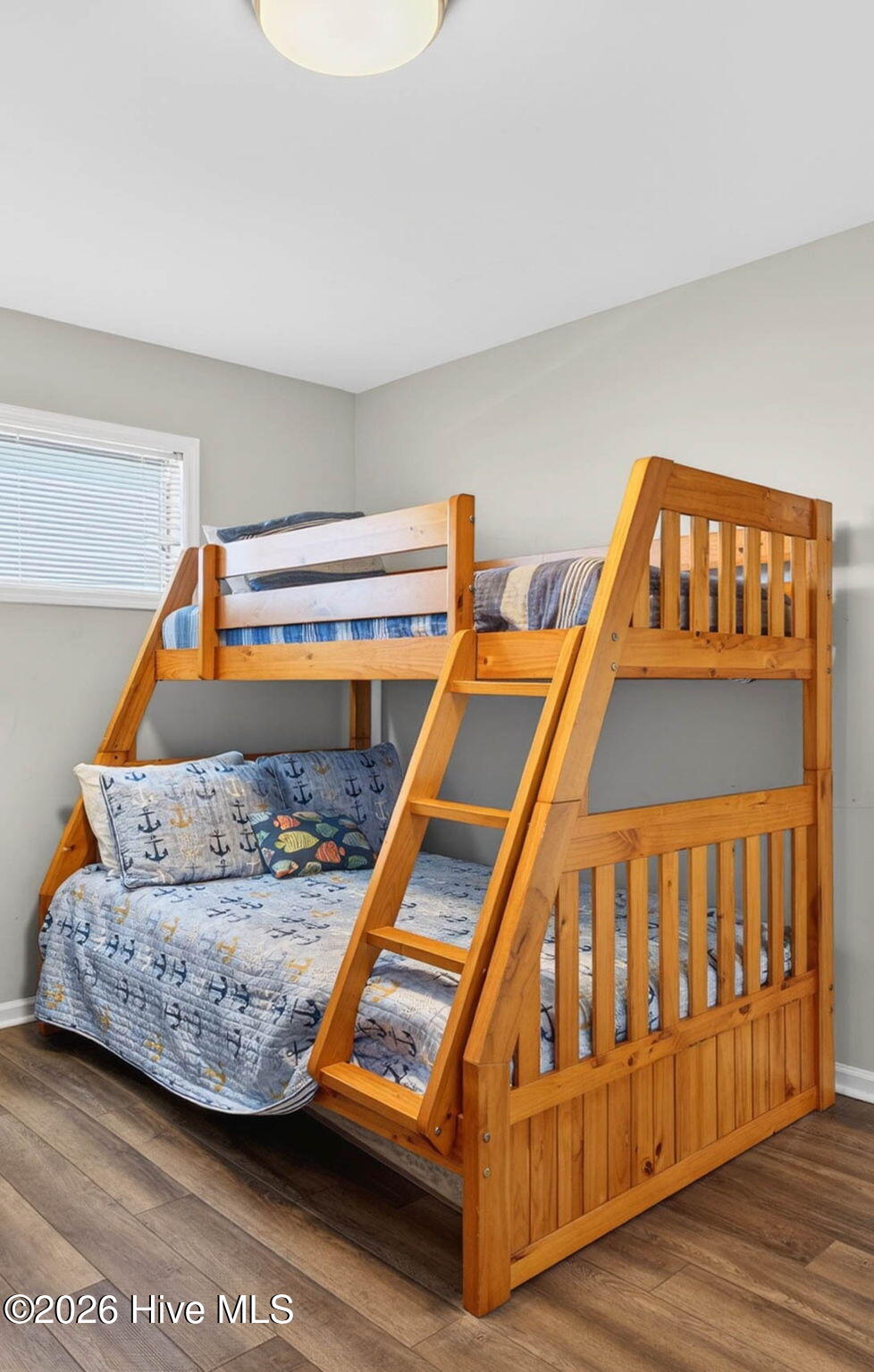 100570514 | Photo 38