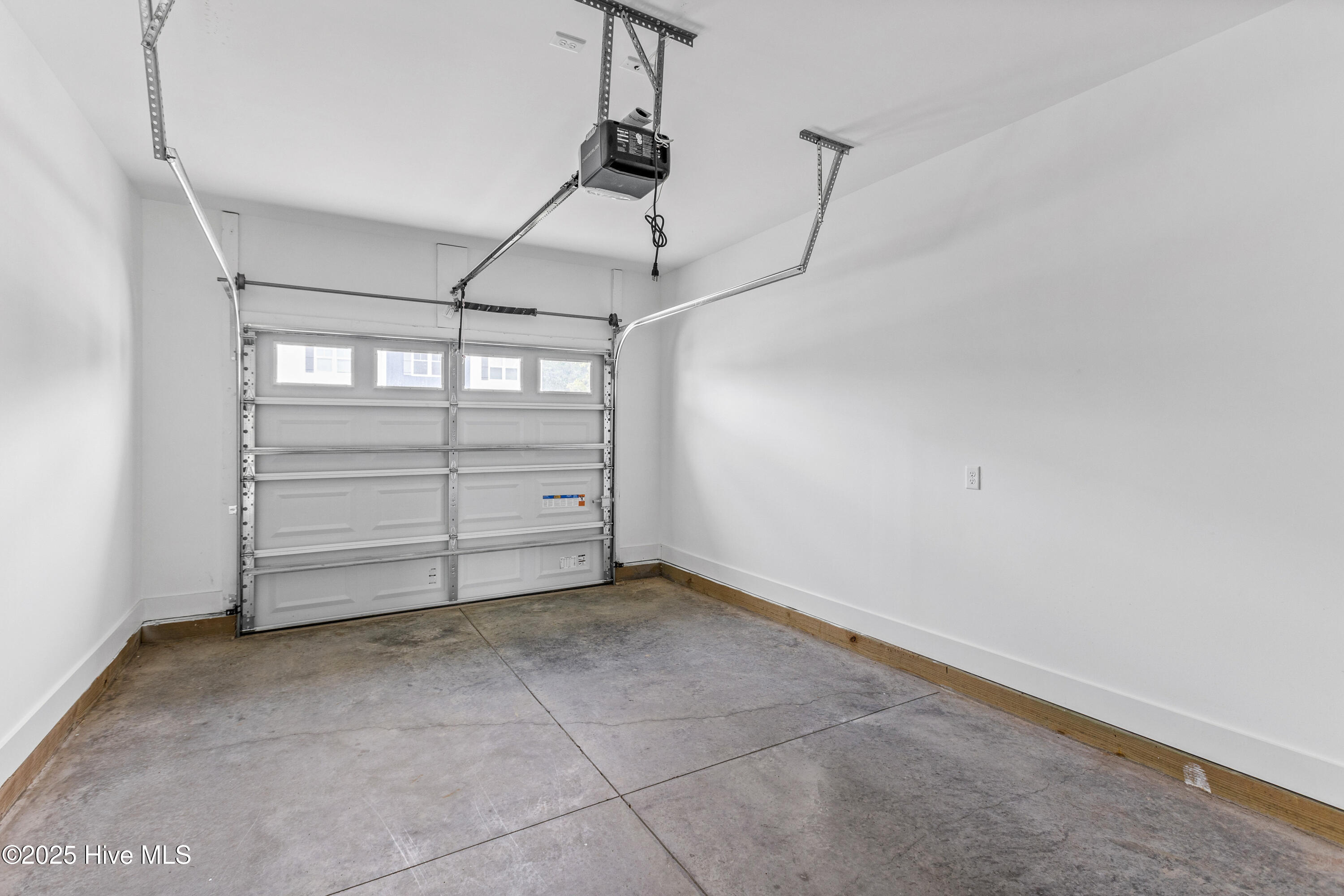 100554905 | Photo 34