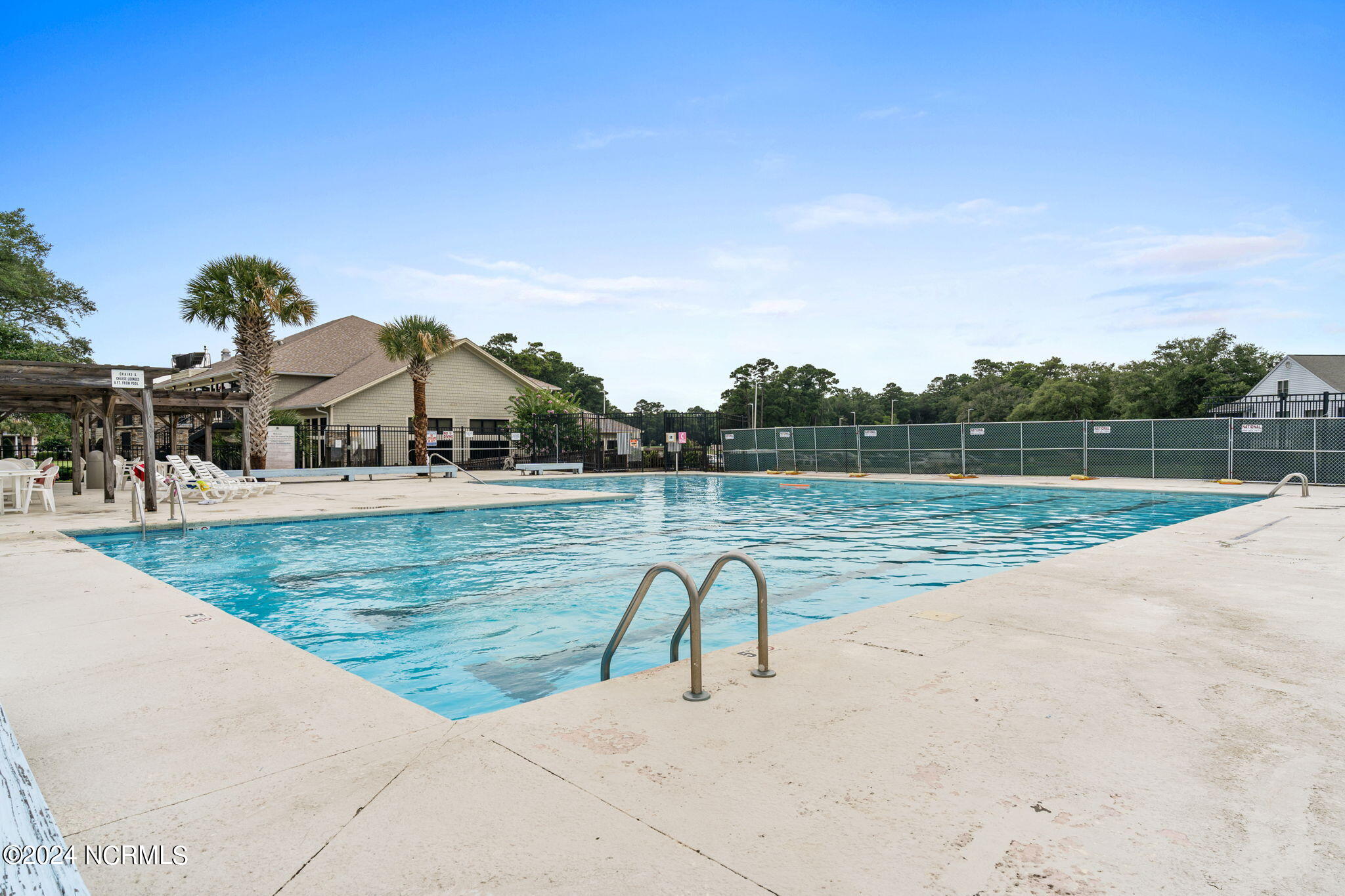 100550623 | Photo 23