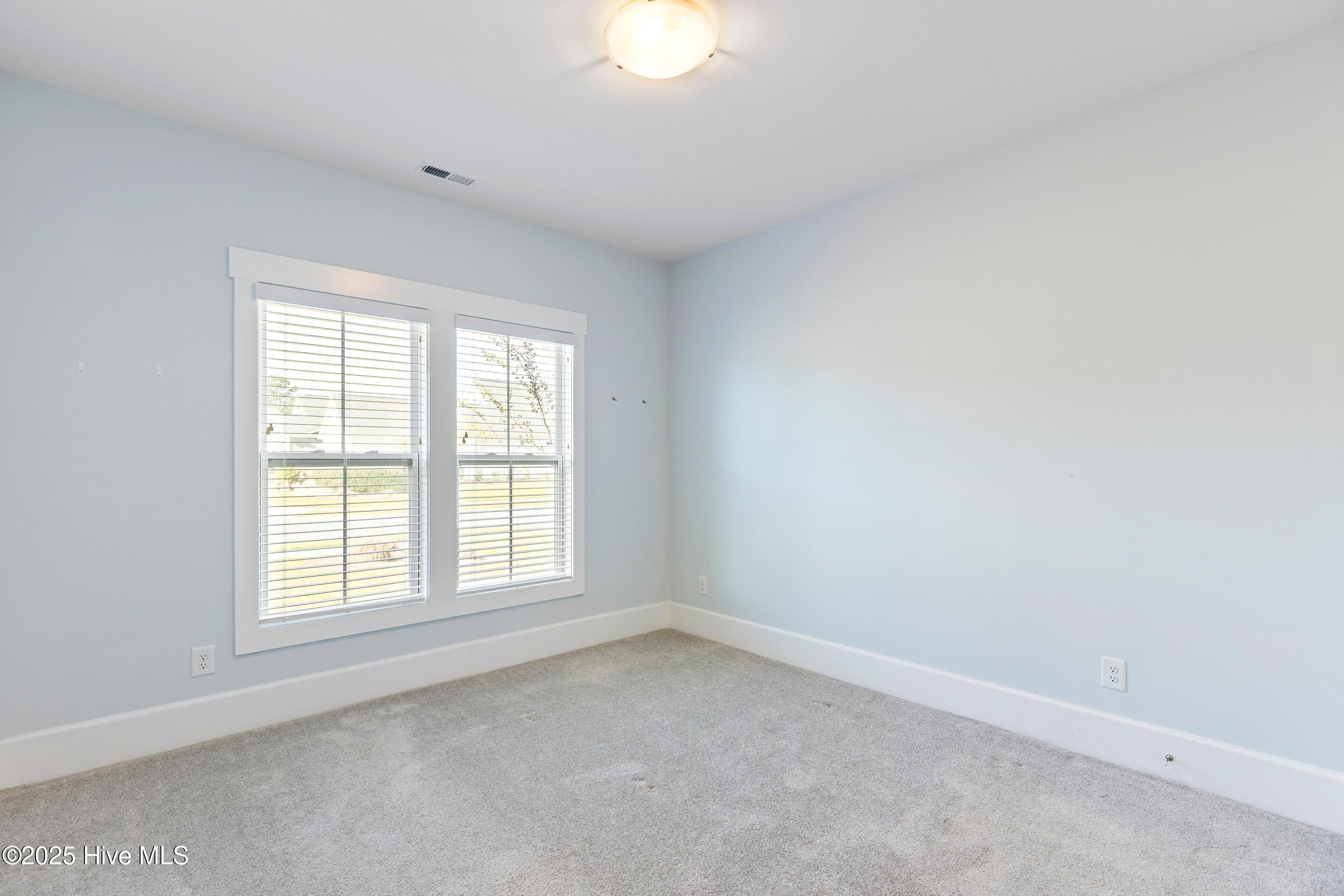 100531261 | Photo 47