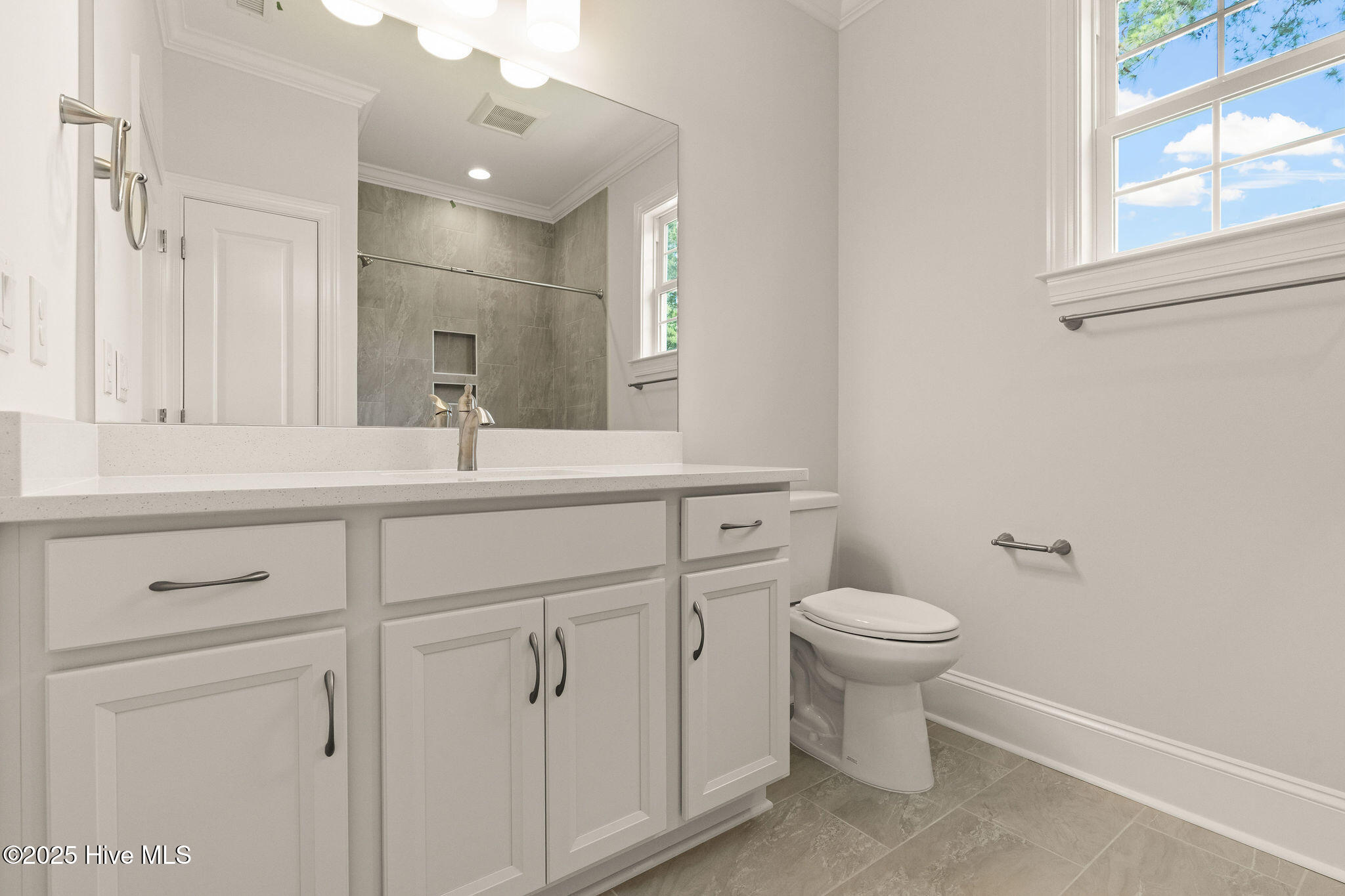 100530000 | Photo 56