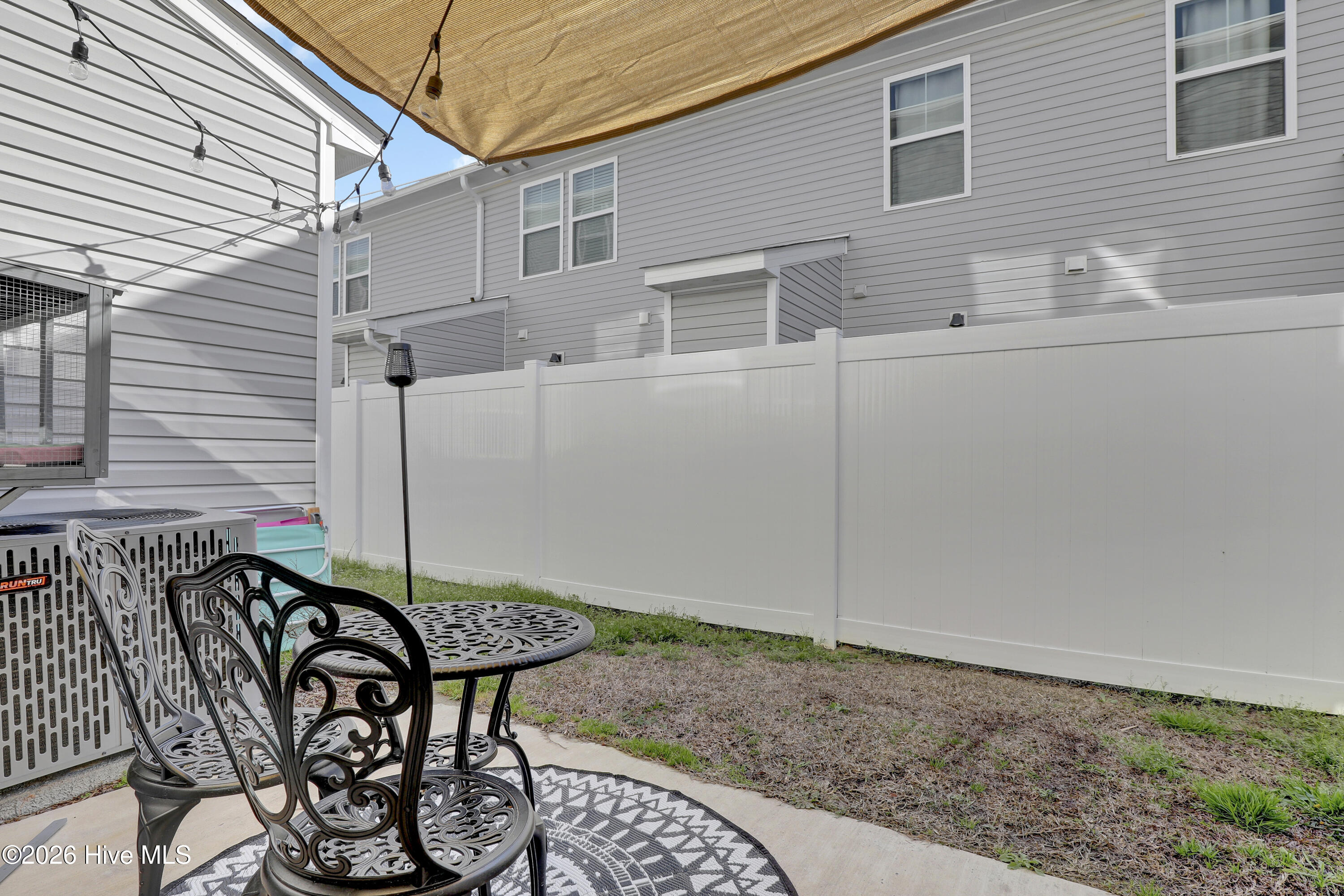 100556356 | Photo 15