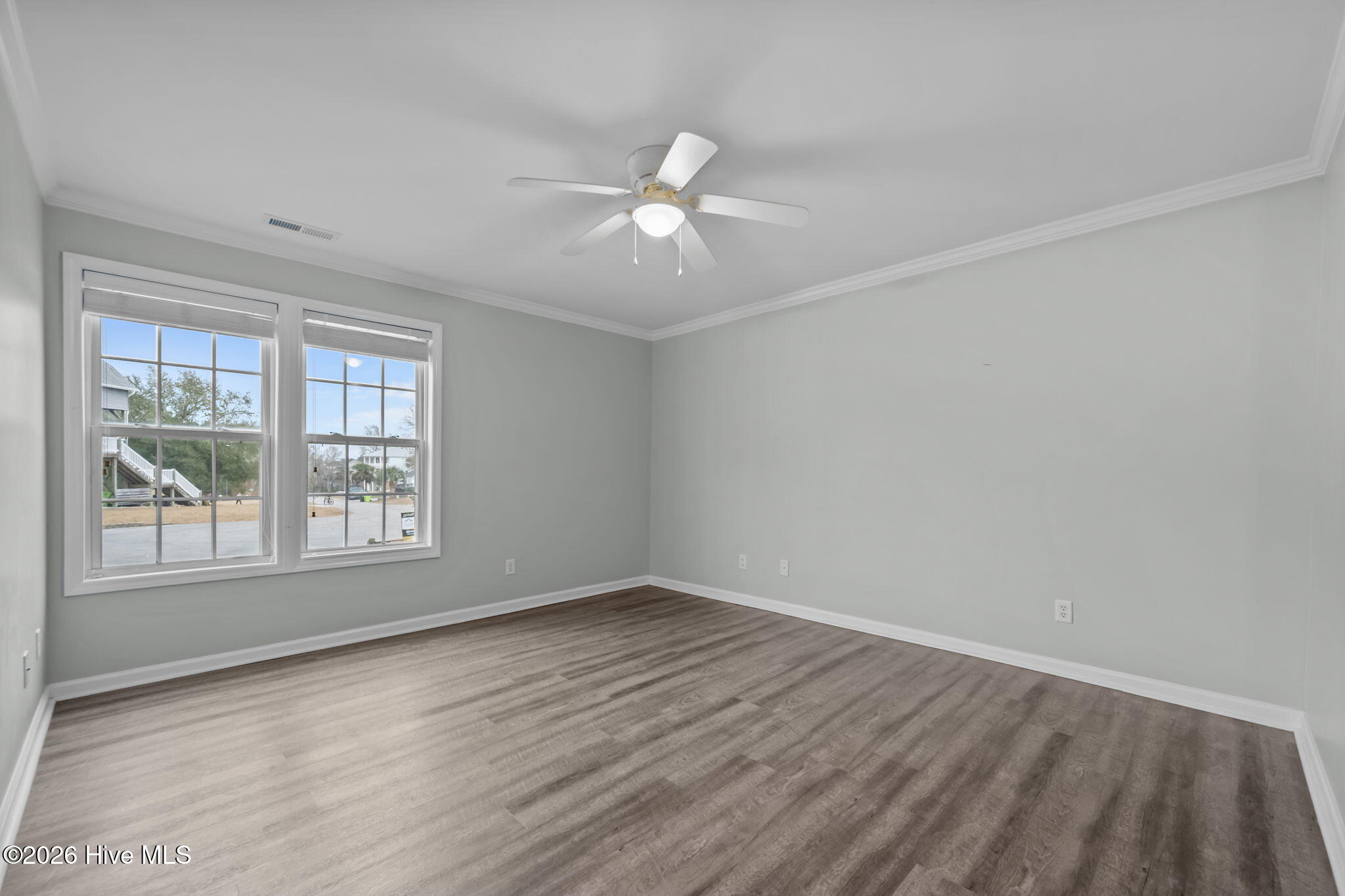 100556265 | Photo 16