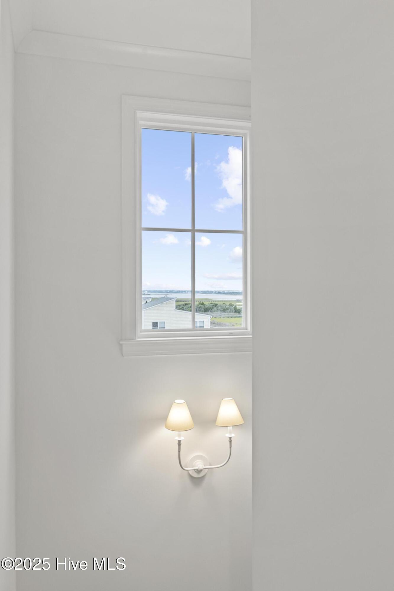 100565849 | Photo 58