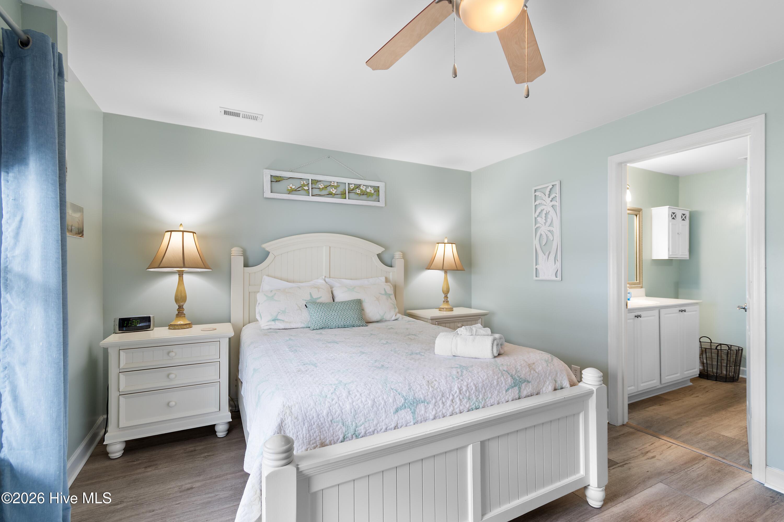 100564870 | Photo 18