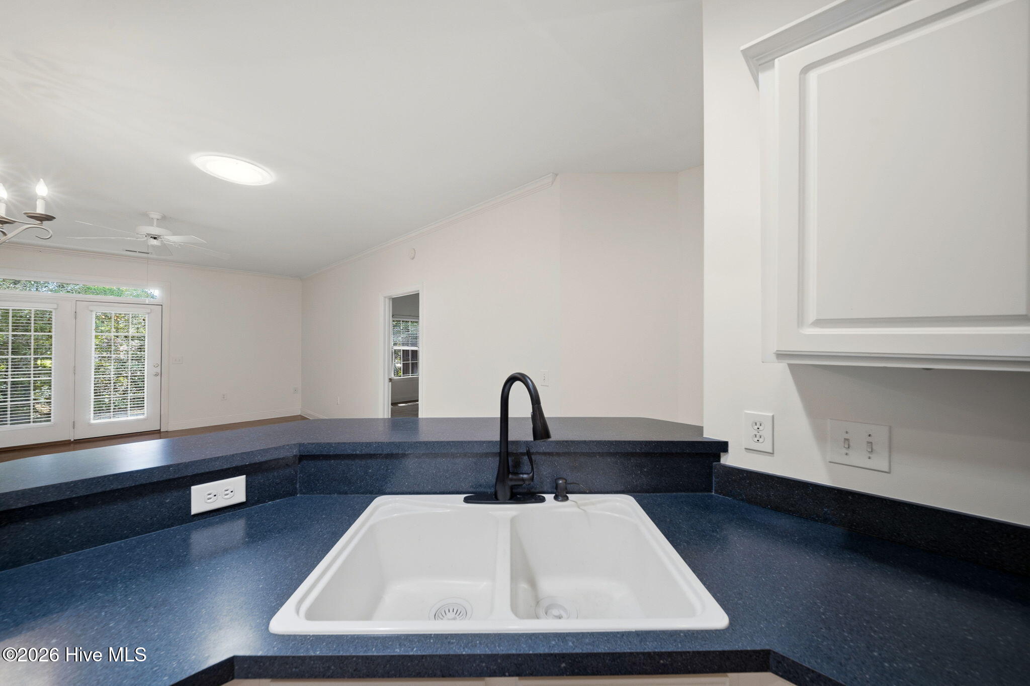 100567711 | Photo 20