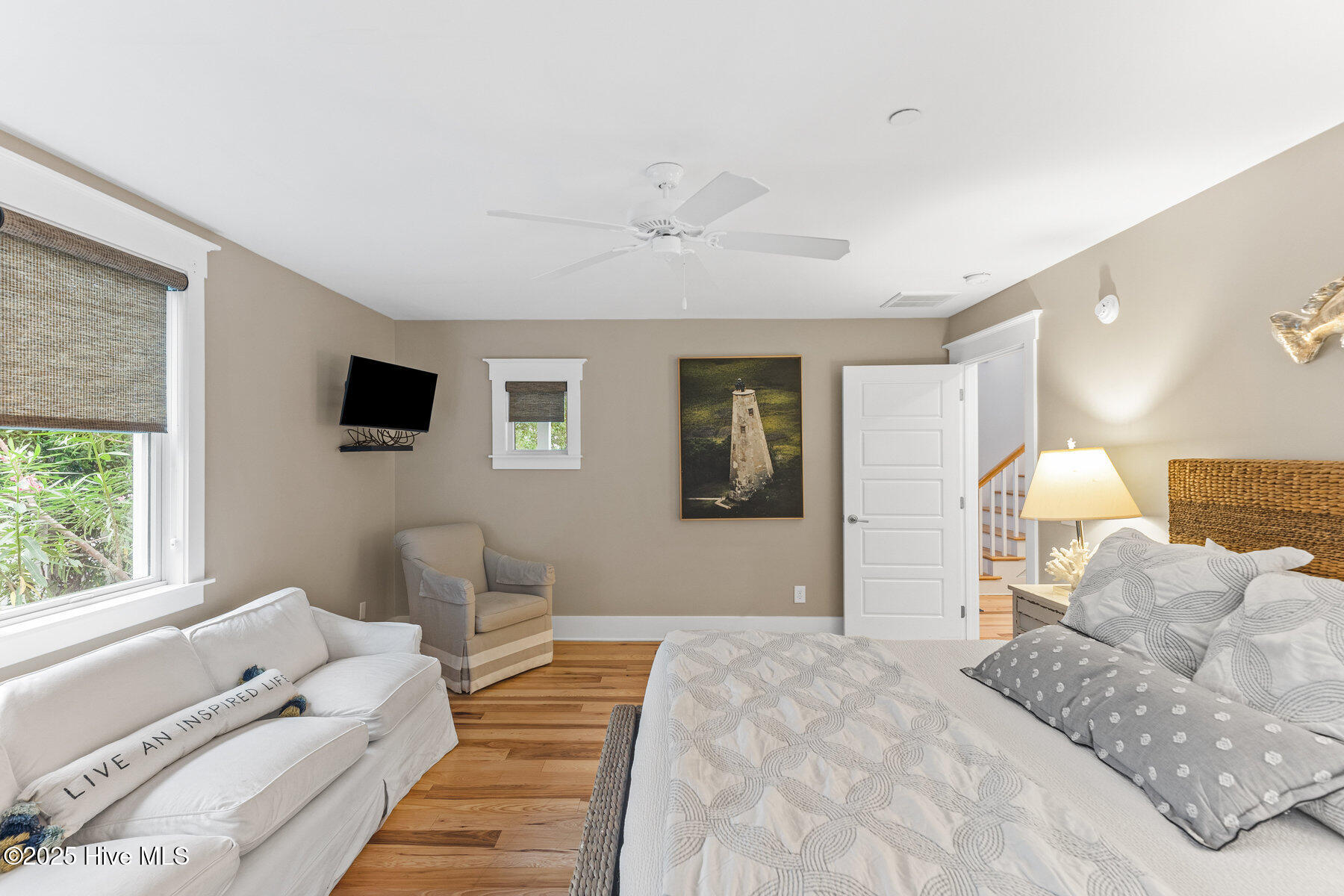 100521307 | Photo 25