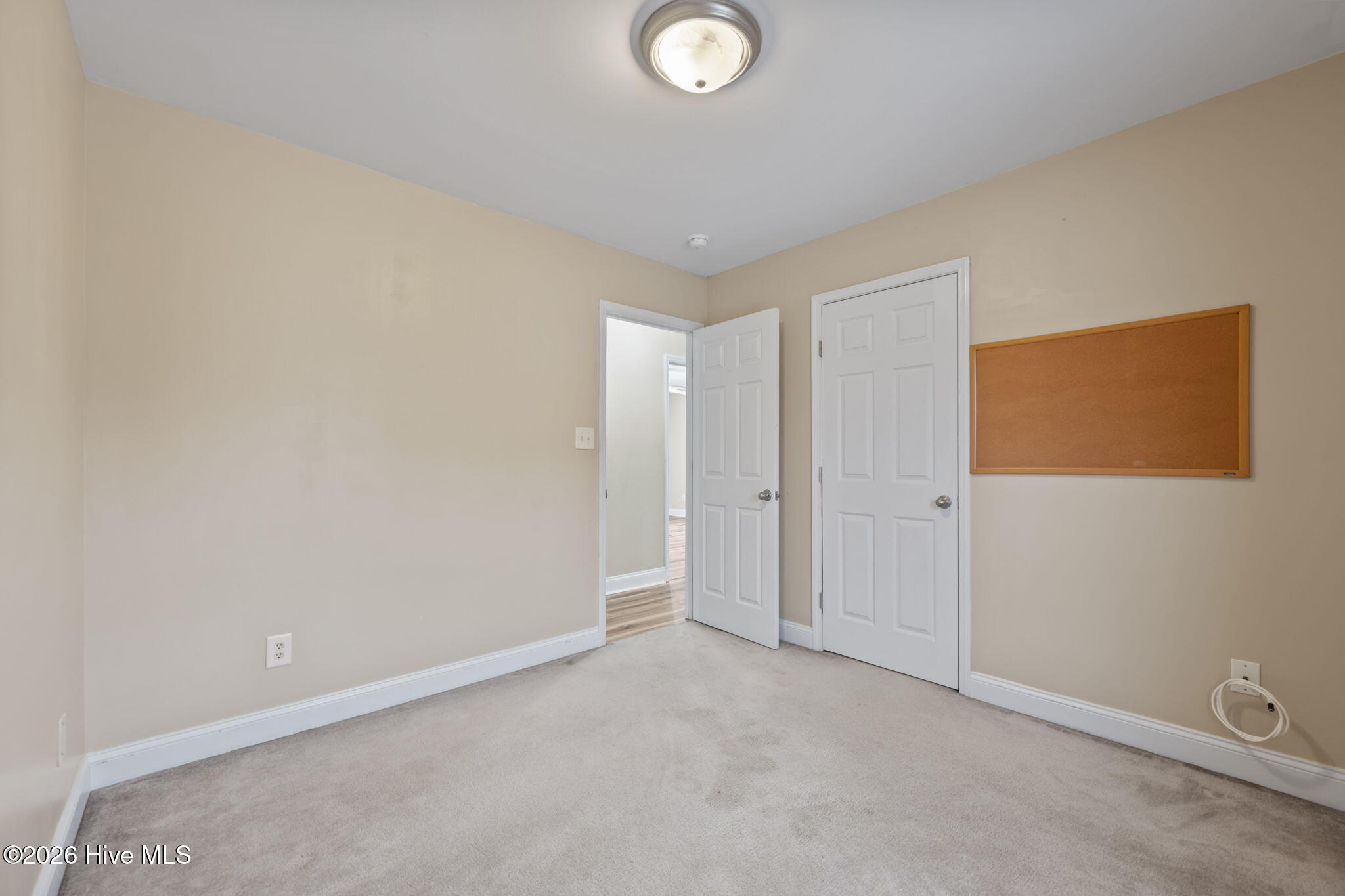 100548708 | Photo 24