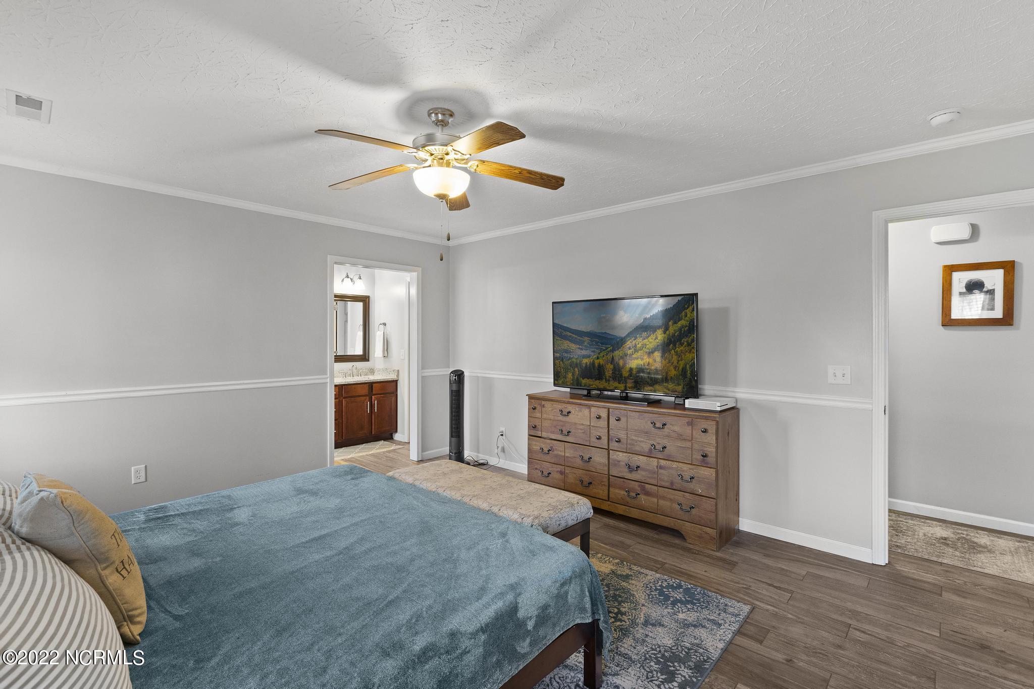 100545089 | Photo 16