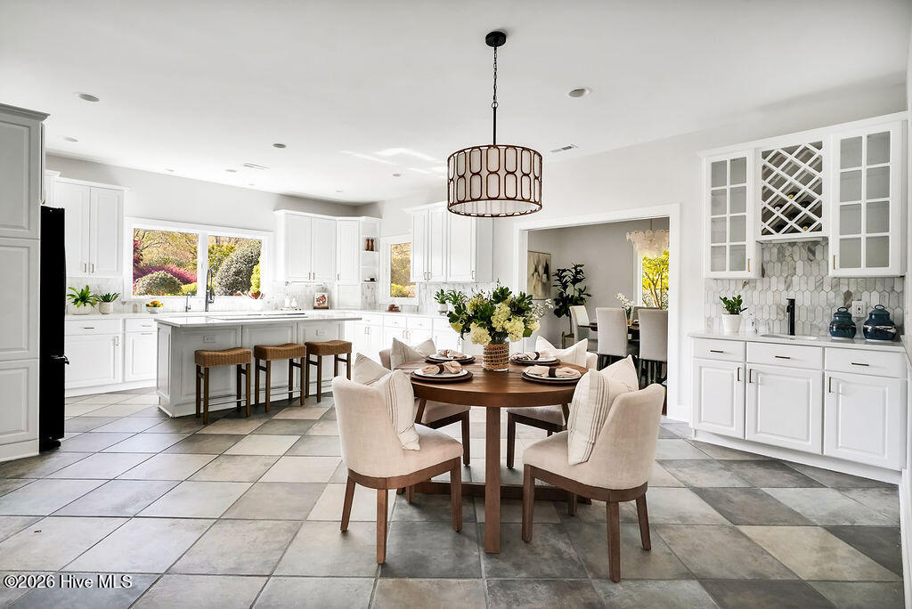 100565103 | Photo 21