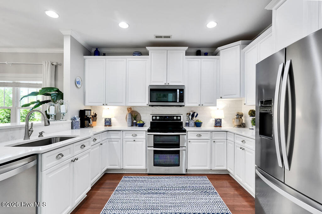 100570520 | Photo 13