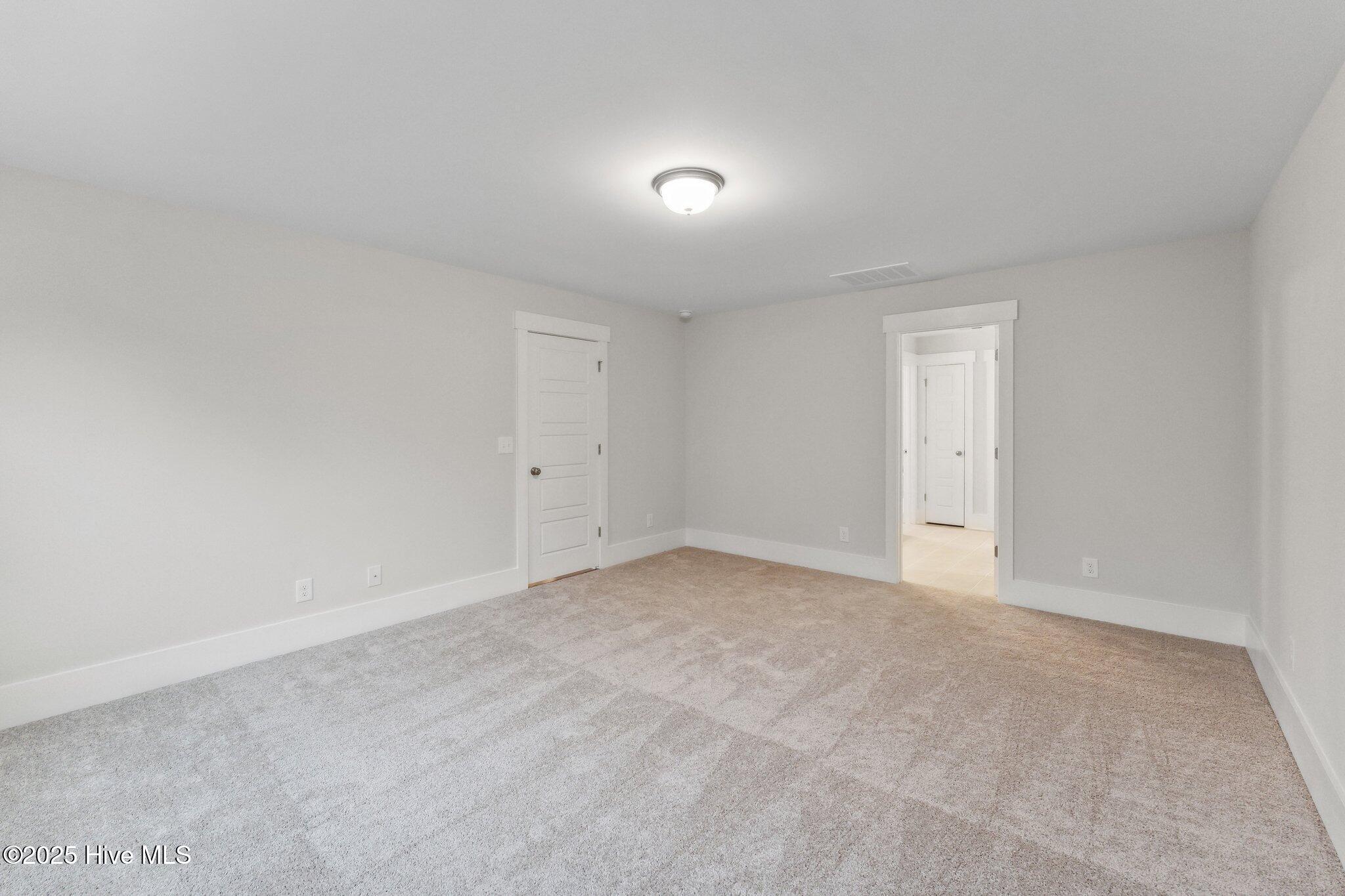 100534679 | Photo 21