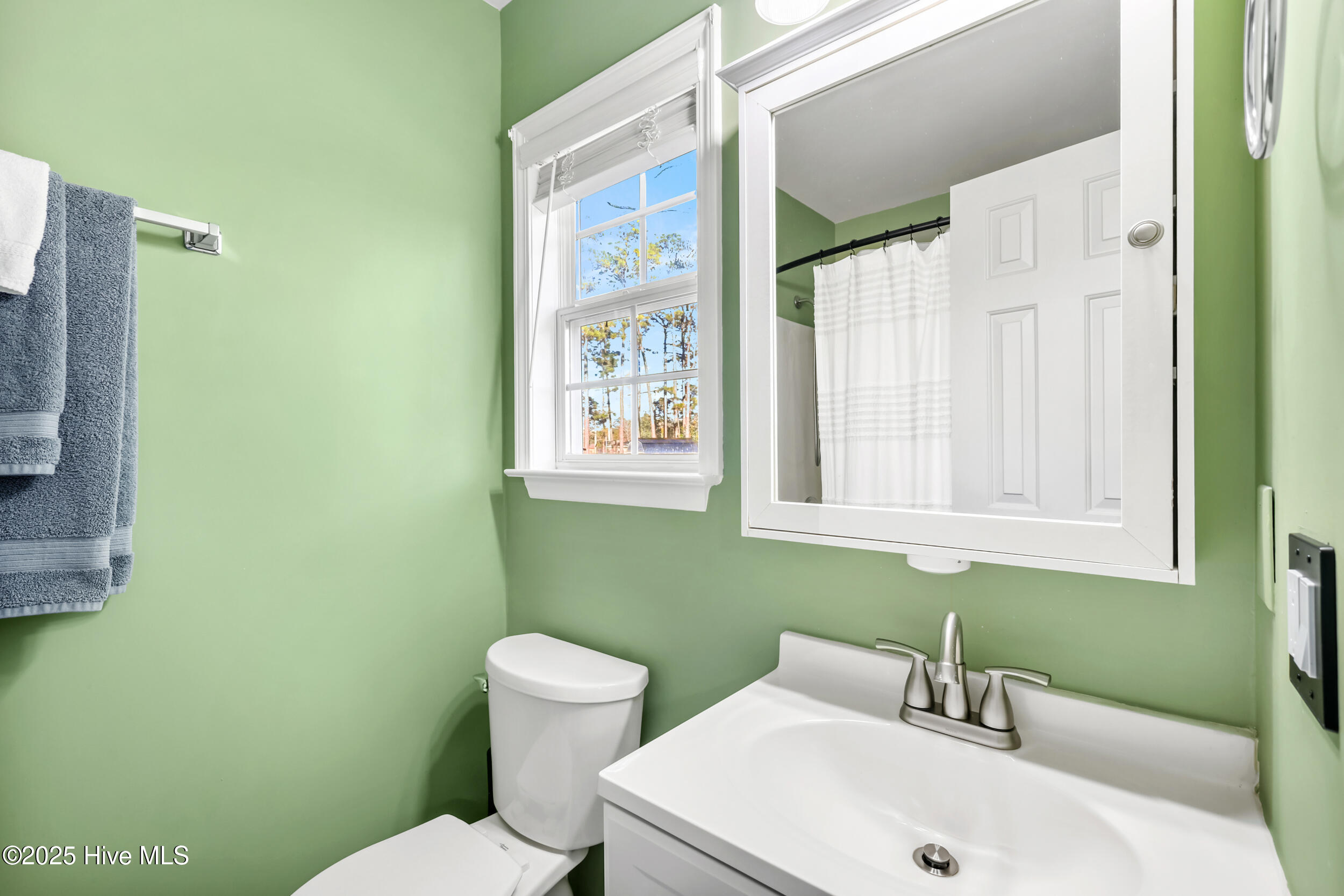 100545167 | Photo 25