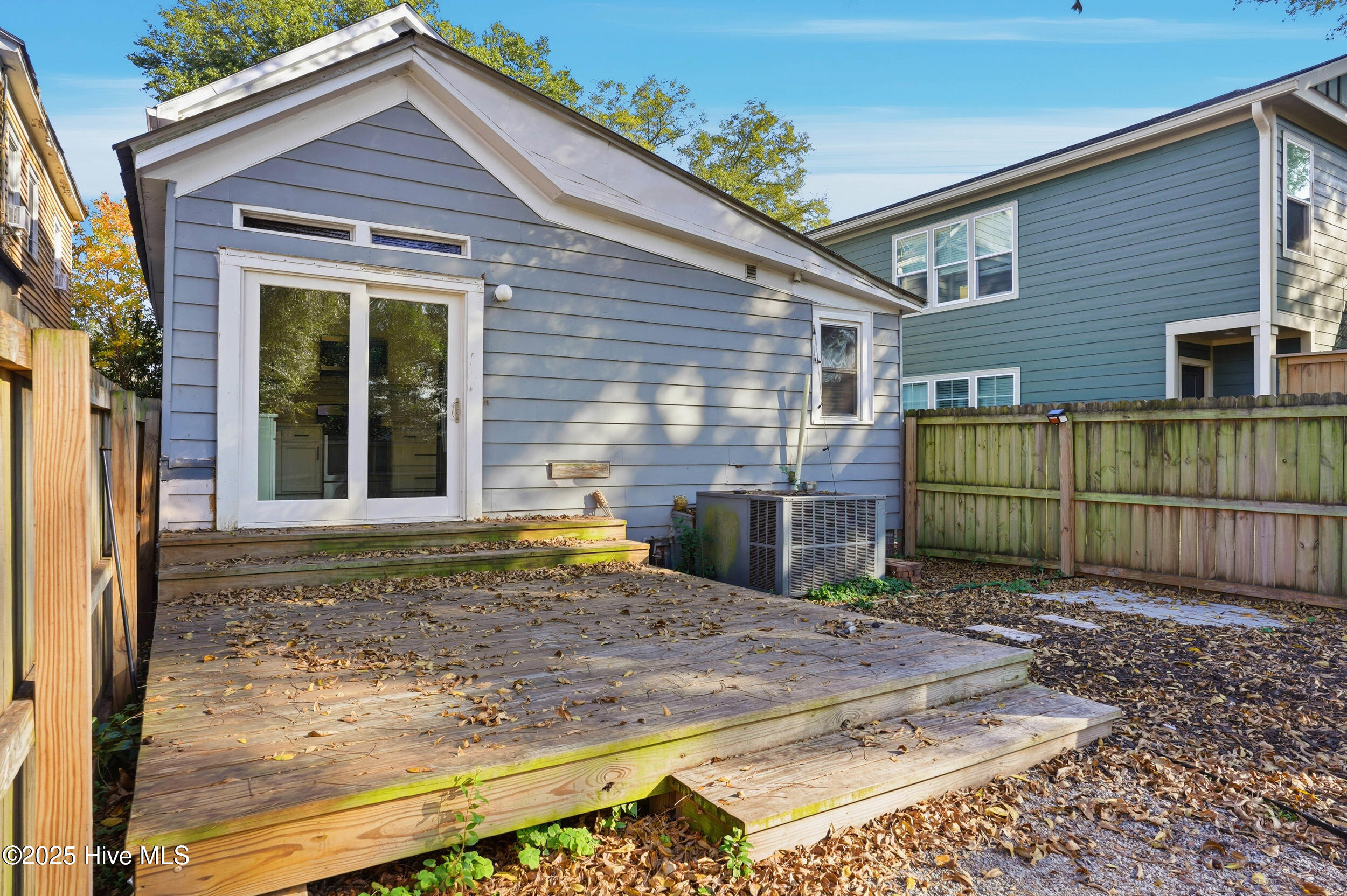 100542379 | Photo 29