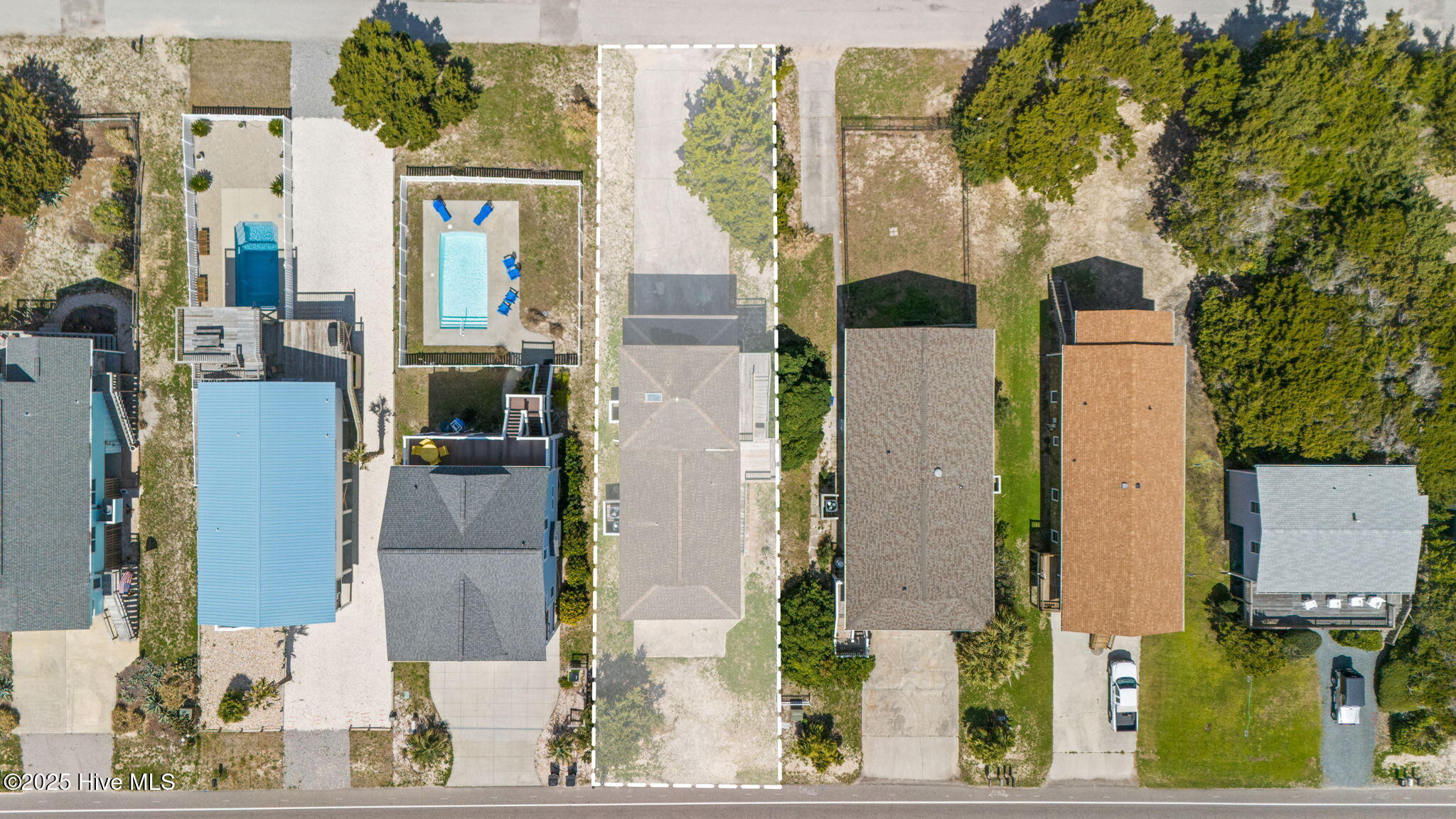 100532124 | Photo 61