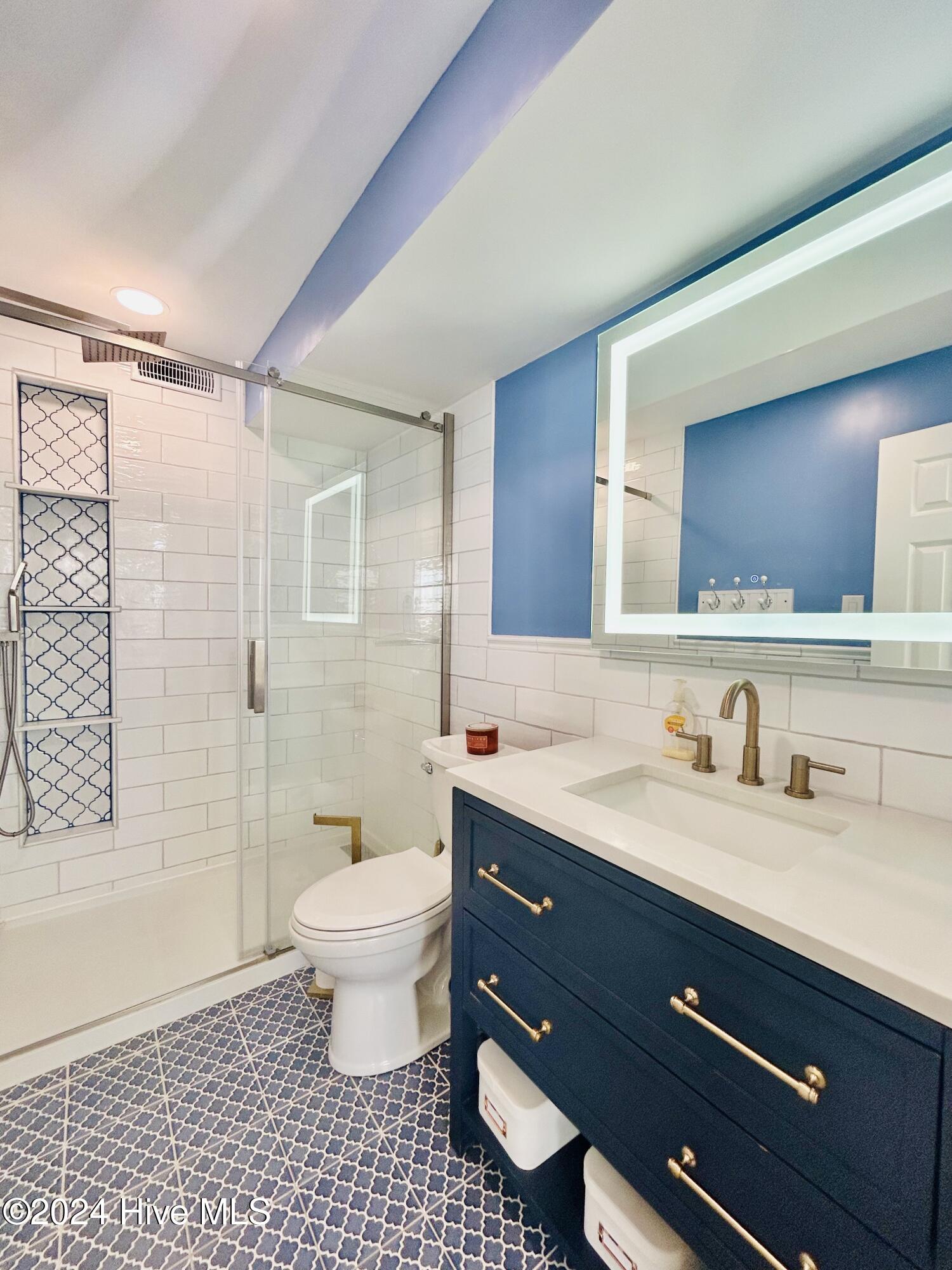 100548313 | Photo 29