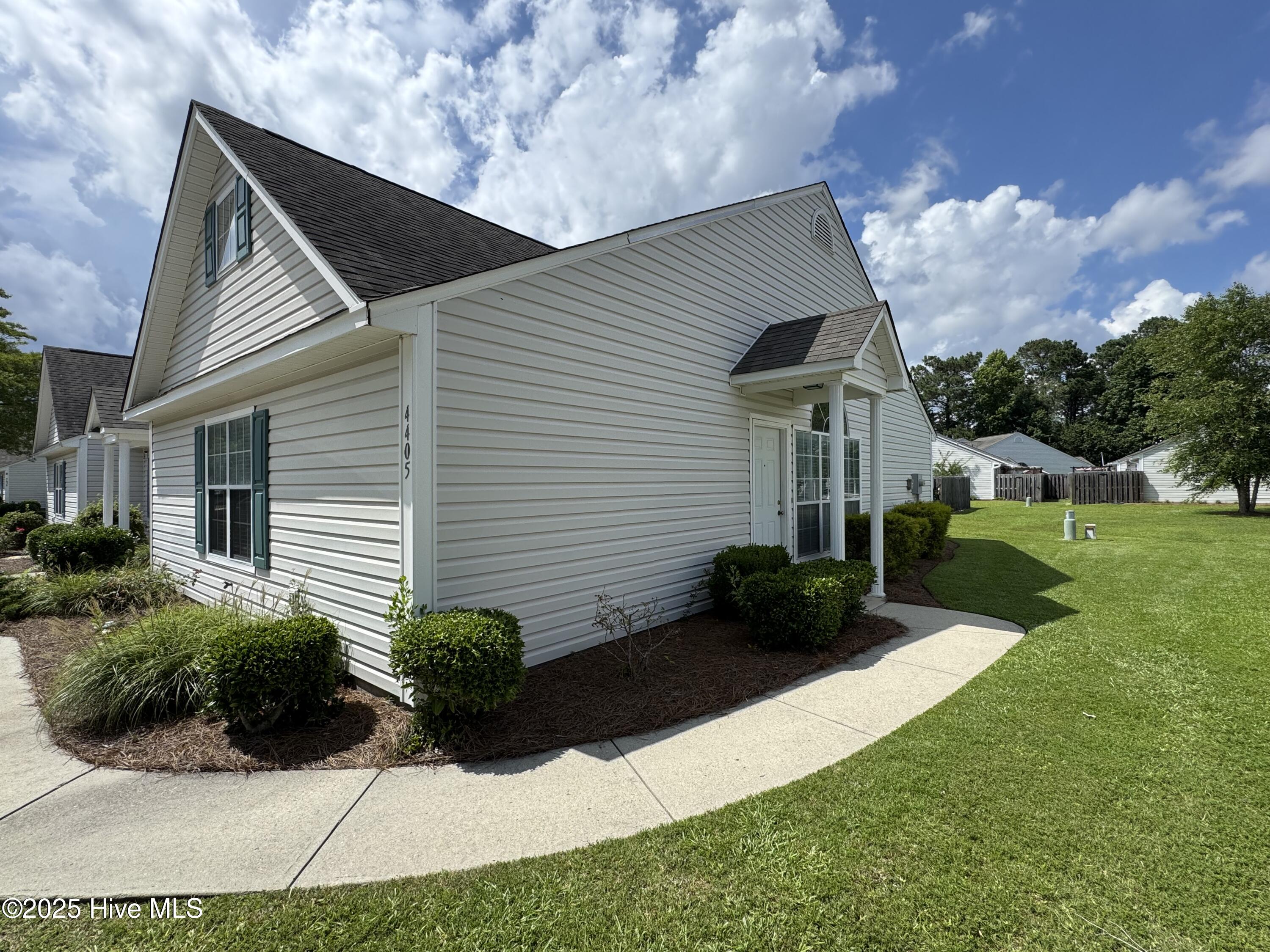 100516738 | Photo 10