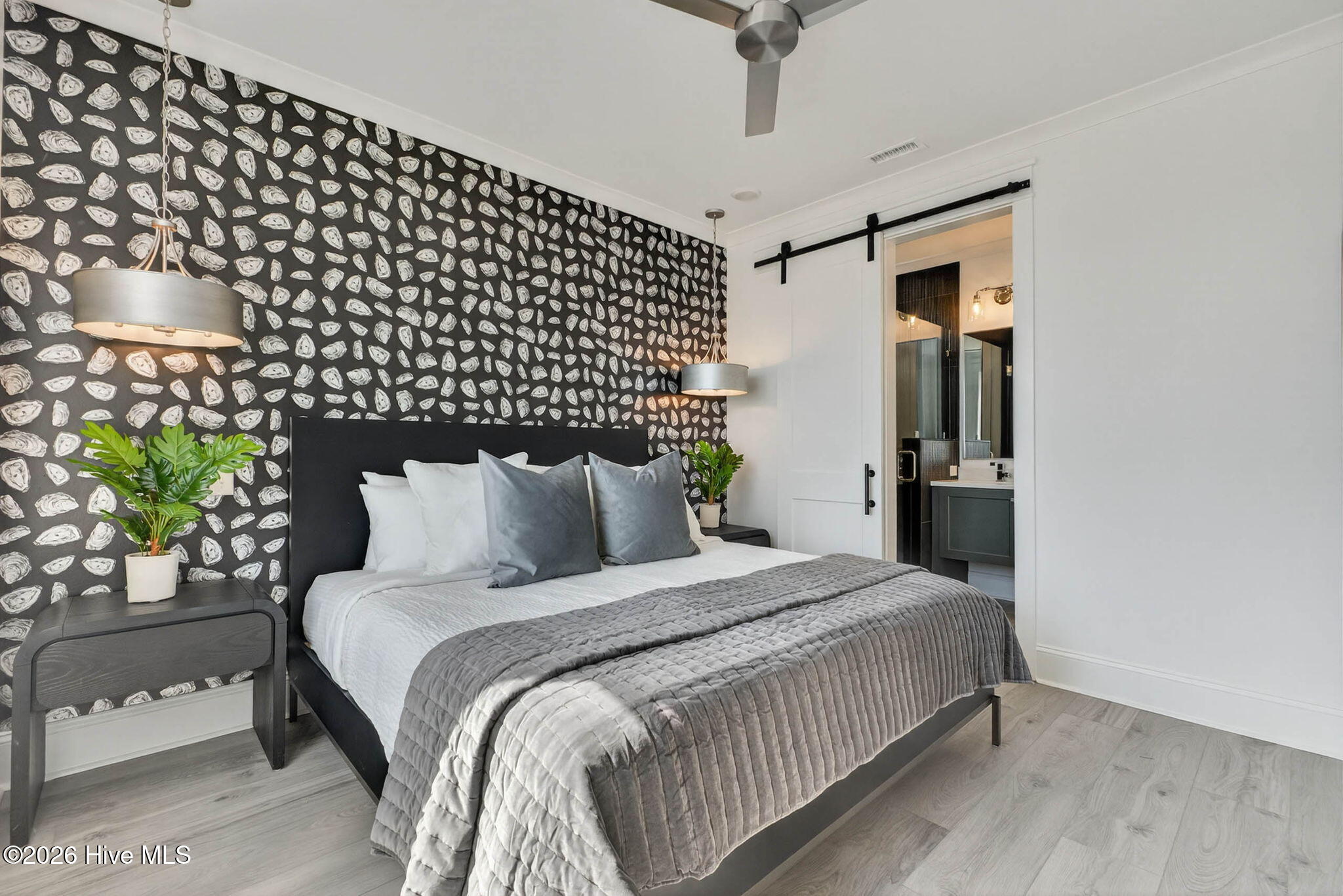 100543300 | Photo 69