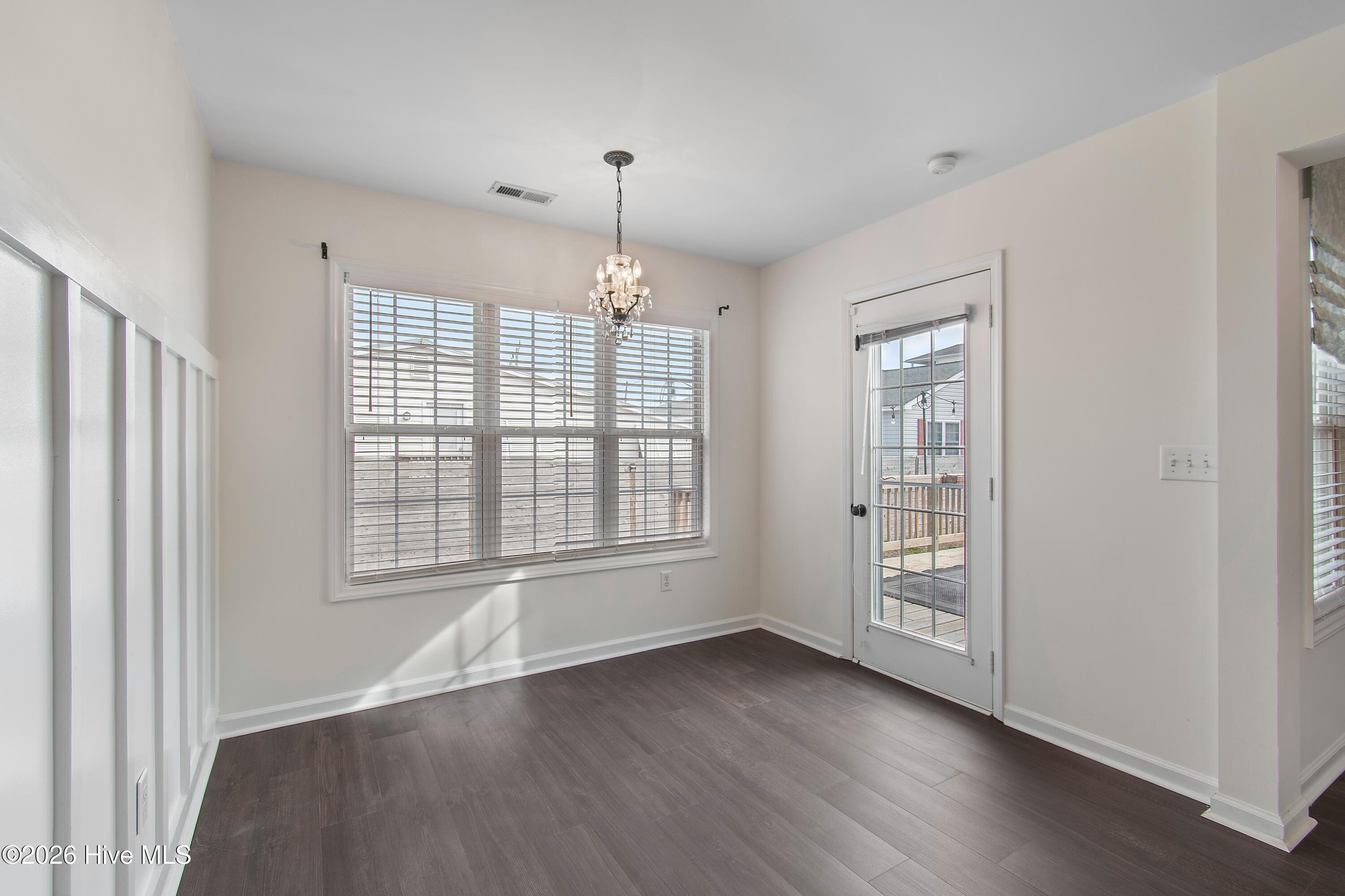 100555536 | Photo 23