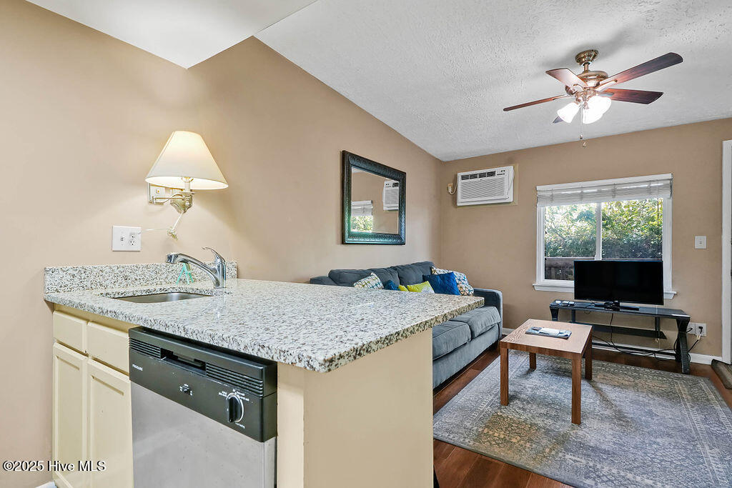 100491129 | Photo 26