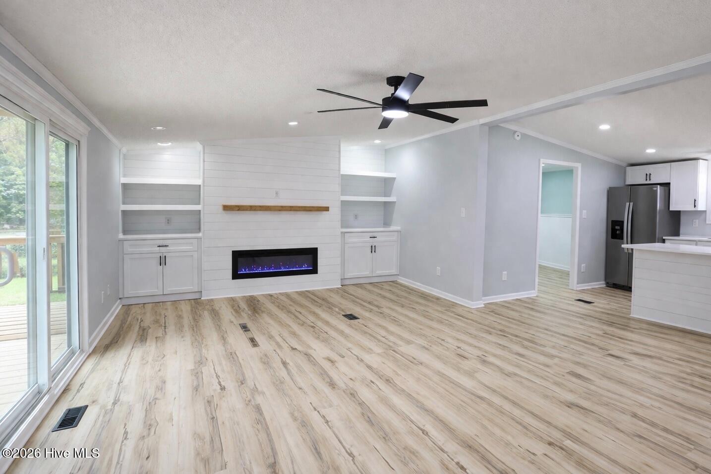 100567859 | Photo 20