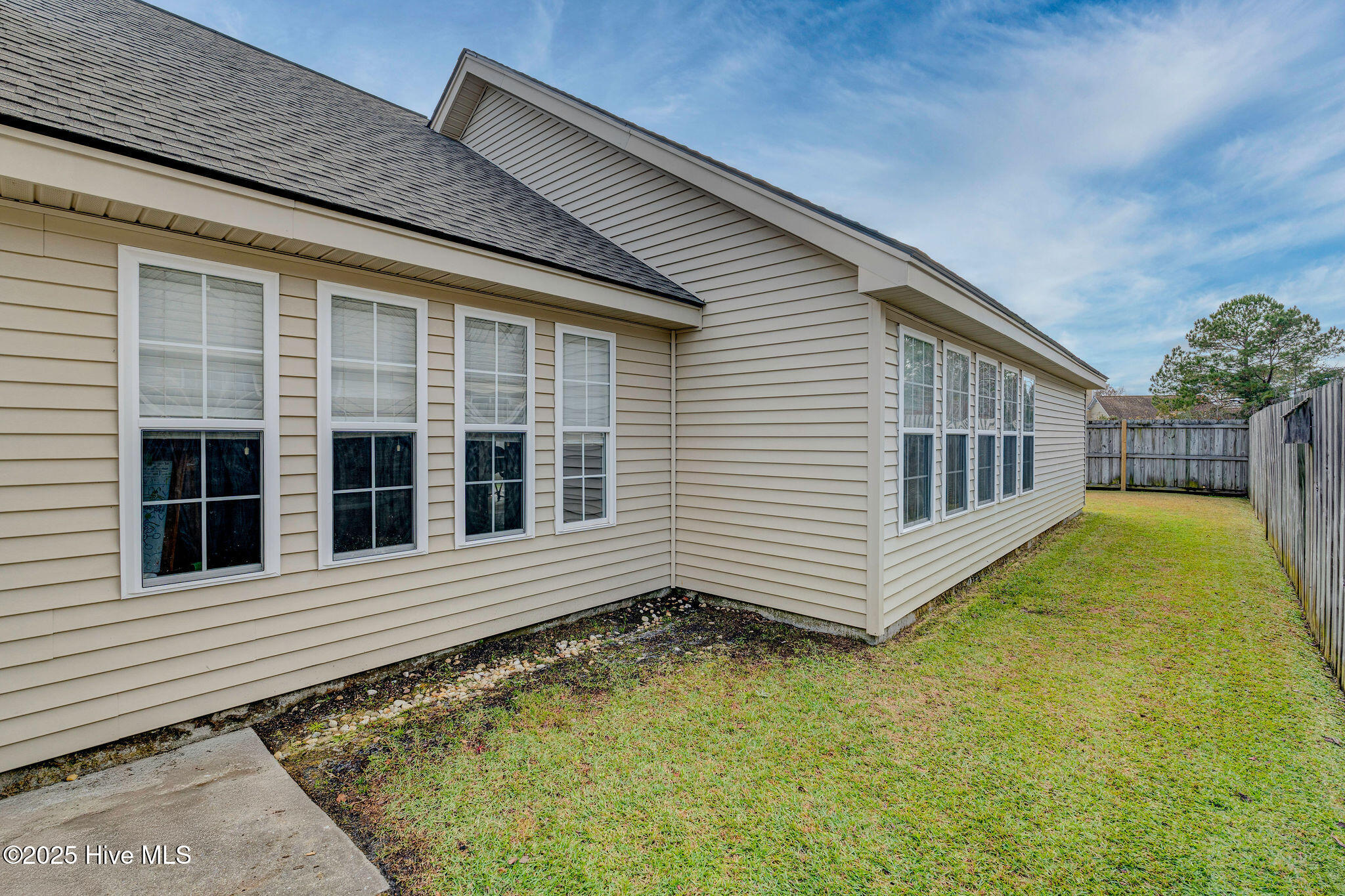 100543269 | Photo 33