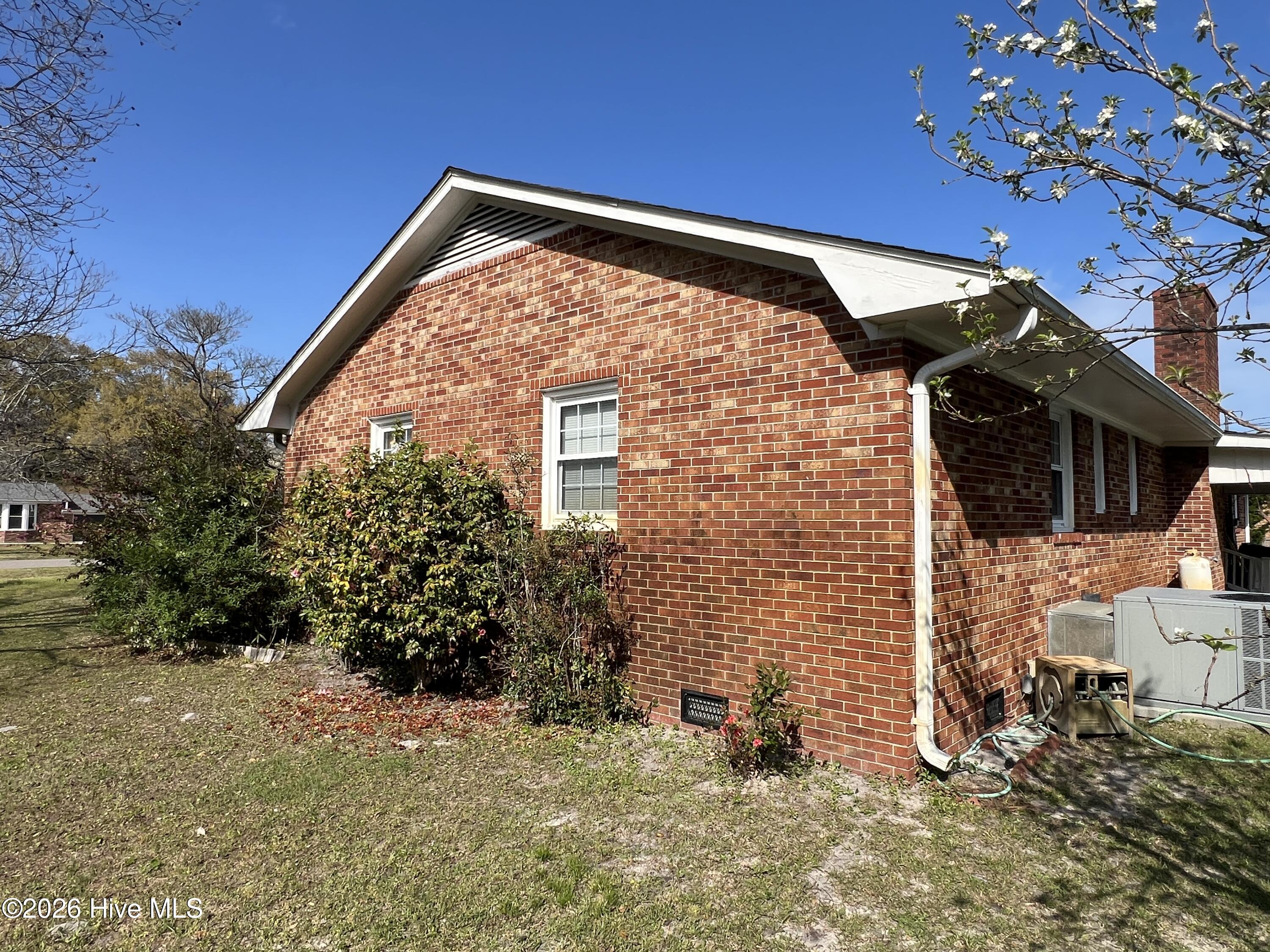 100562608 | Photo 37